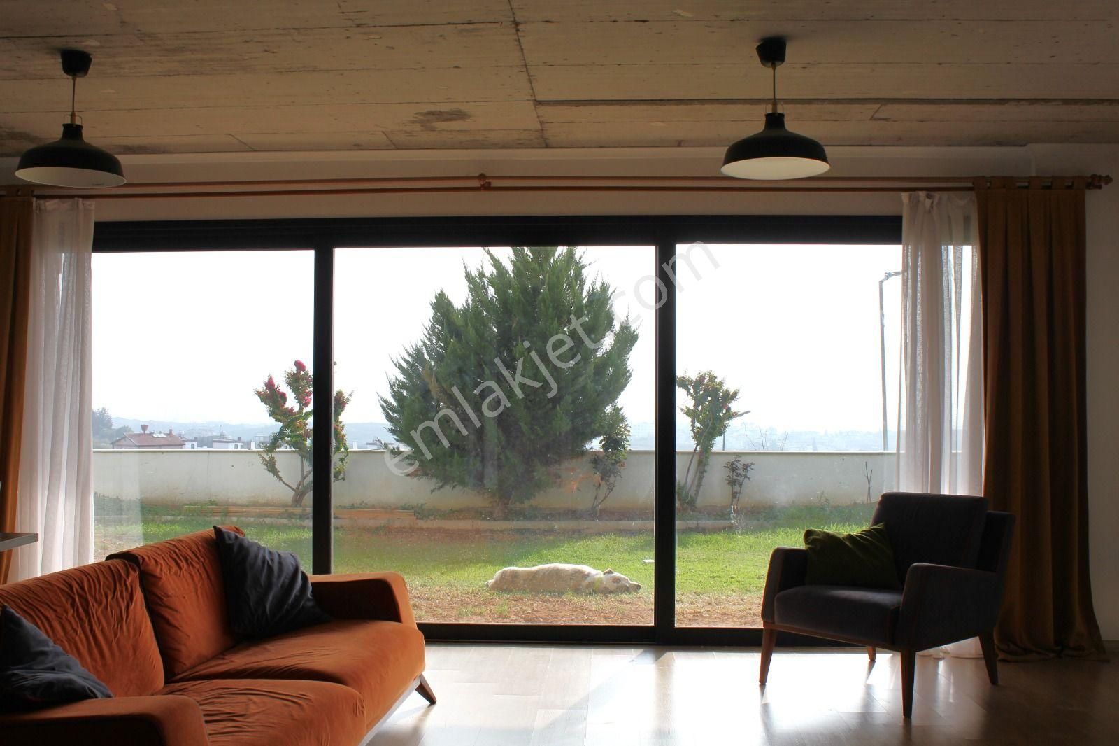 Lefkoşa Gönyeli Baraj Bölgesi Satılık Büyük Geniş Bahçeli Türk Koçanlı 5+1 Triplex Villa £480.000 - Görsel 2