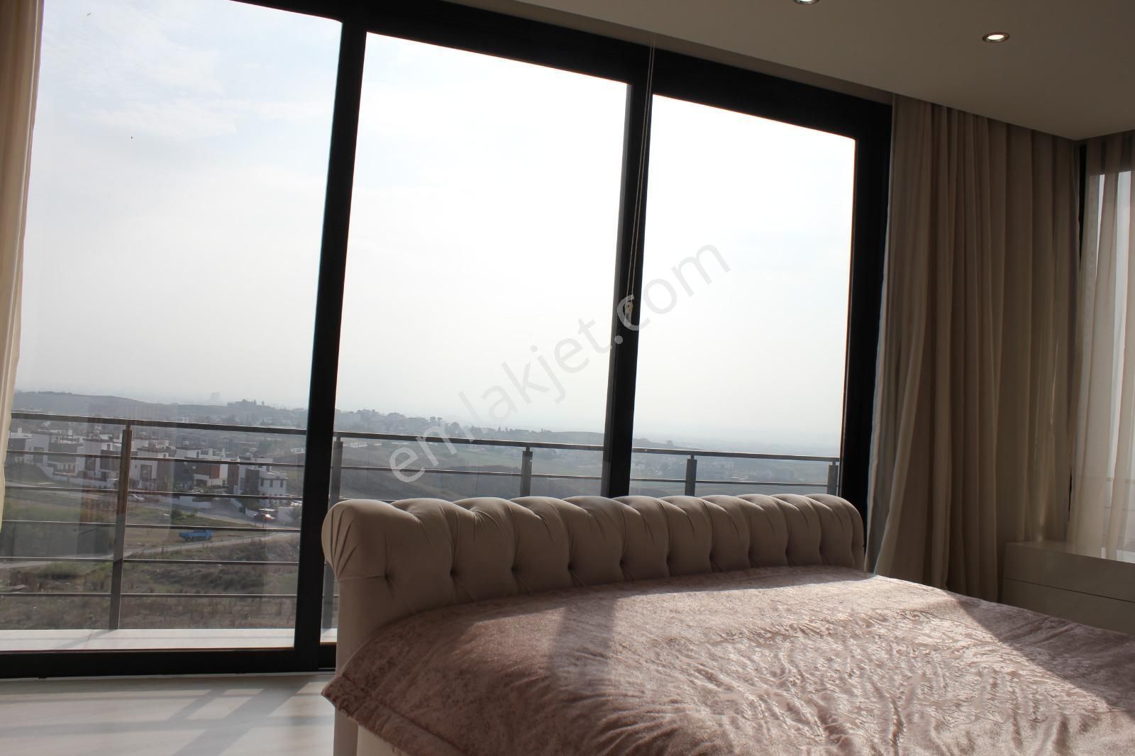 Lefkoşa Gönyeli Baraj Bölgesi Satılık Büyük Geniş Bahçeli Türk Koçanlı 5+1 Triplex Villa £480.000 - Görsel 28