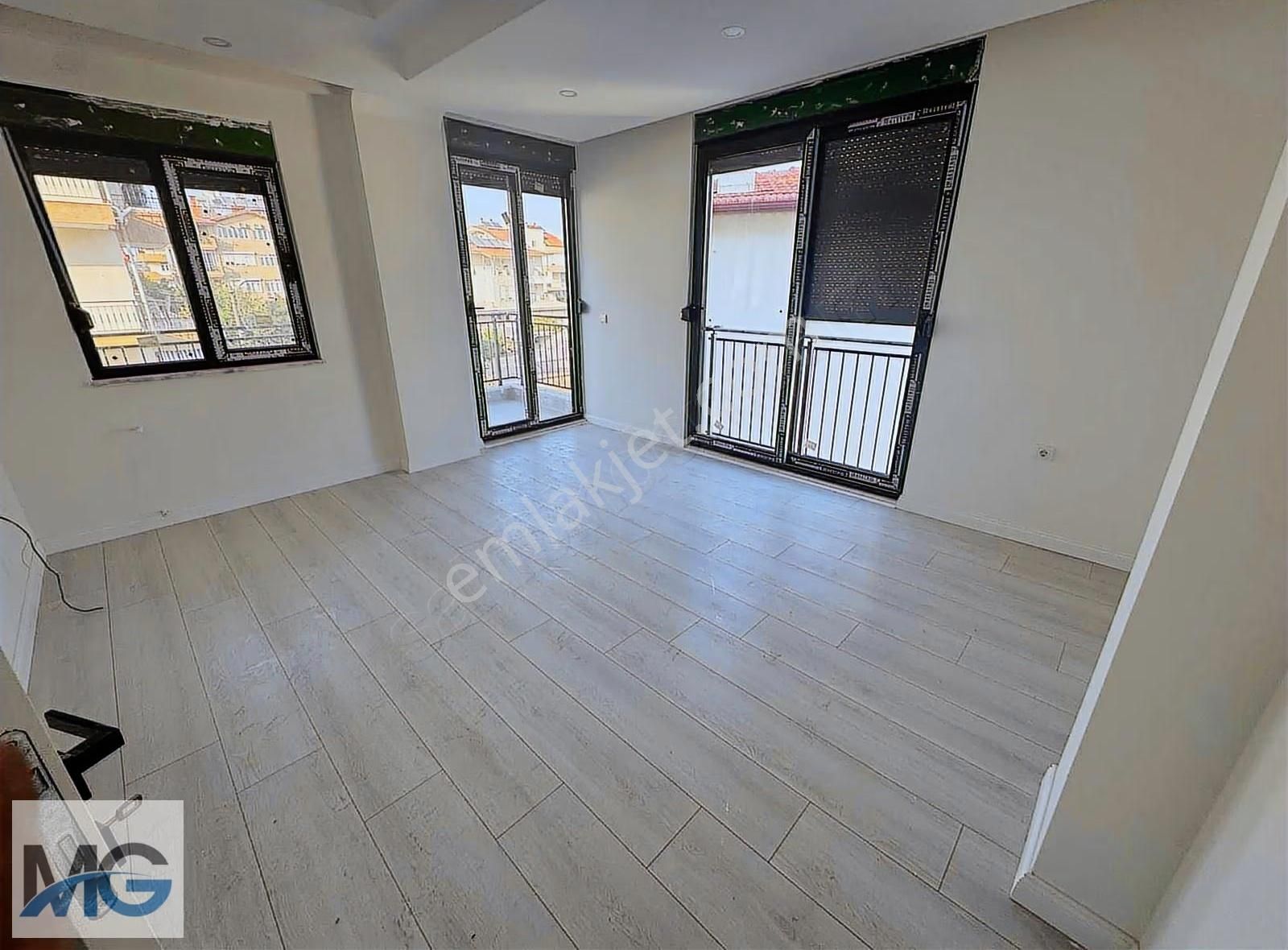 Ilıca Da Satılık Havuzlu Asansörlü 4+1 Dubleks - Görsel 2