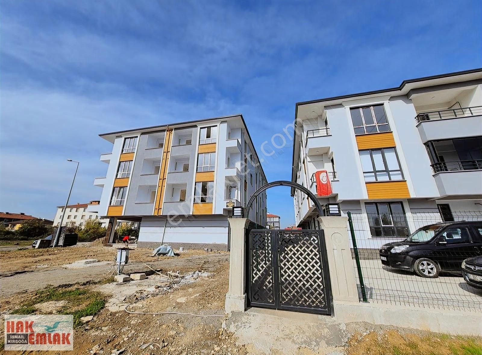Hak Emlak'tan Prestij Konutları 1 Yanı Satılık 3+1 Geniş Daire - Görsel 4