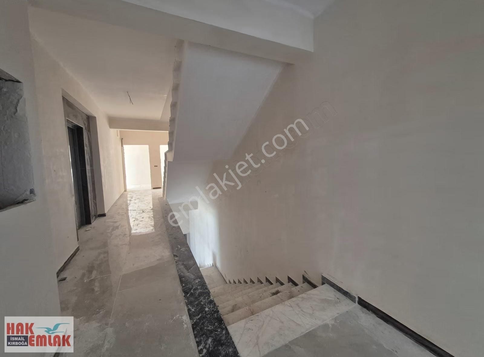 Hak Emlak'tan Prestij Konutları 1 Yanı Satılık 3+1 Geniş Daire - Görsel 3