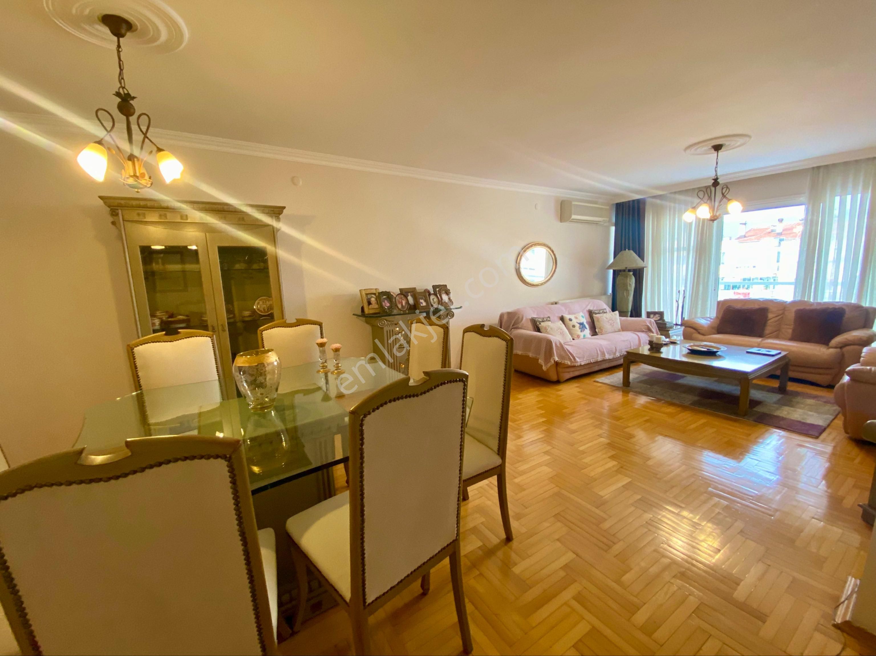 Zübeyde Hanım Park Yanı, Bulvar Üzeri, Geniş Ve Ferah 3+1 Daire - Görsel 4