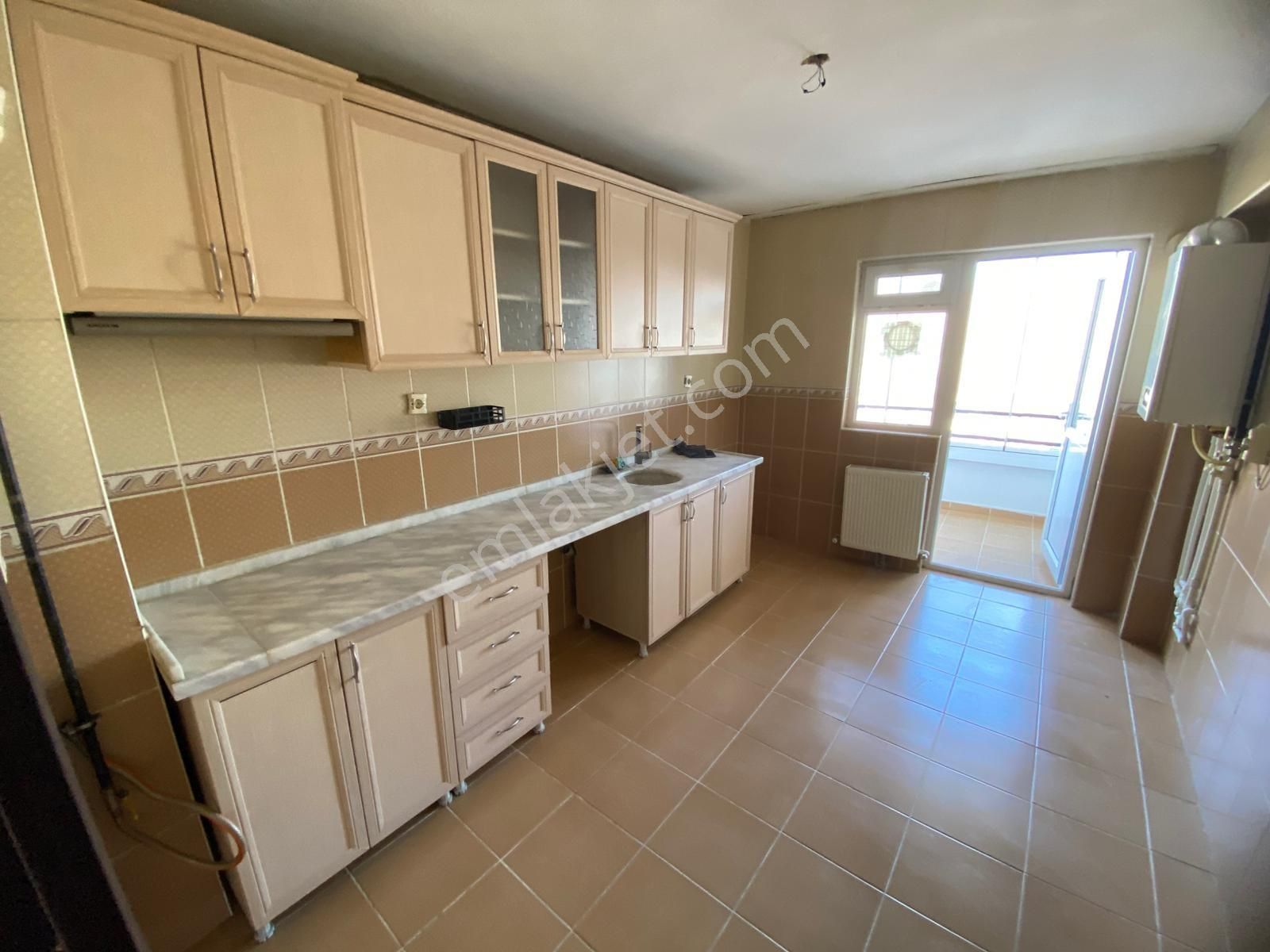 ꧁▇yılmaz'dan▇꧂cadde Yakını Manzaralı Kiralık 3+1 Daire