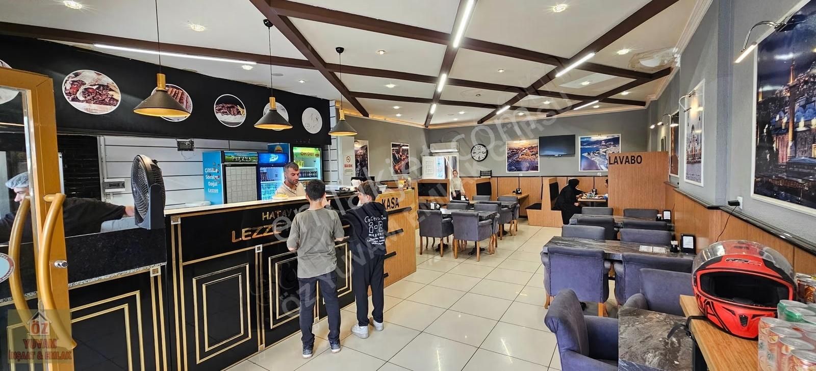 Gürsu Atatürk Caddesin'de Köşe Başı 250m2 Satılık Dükkan..