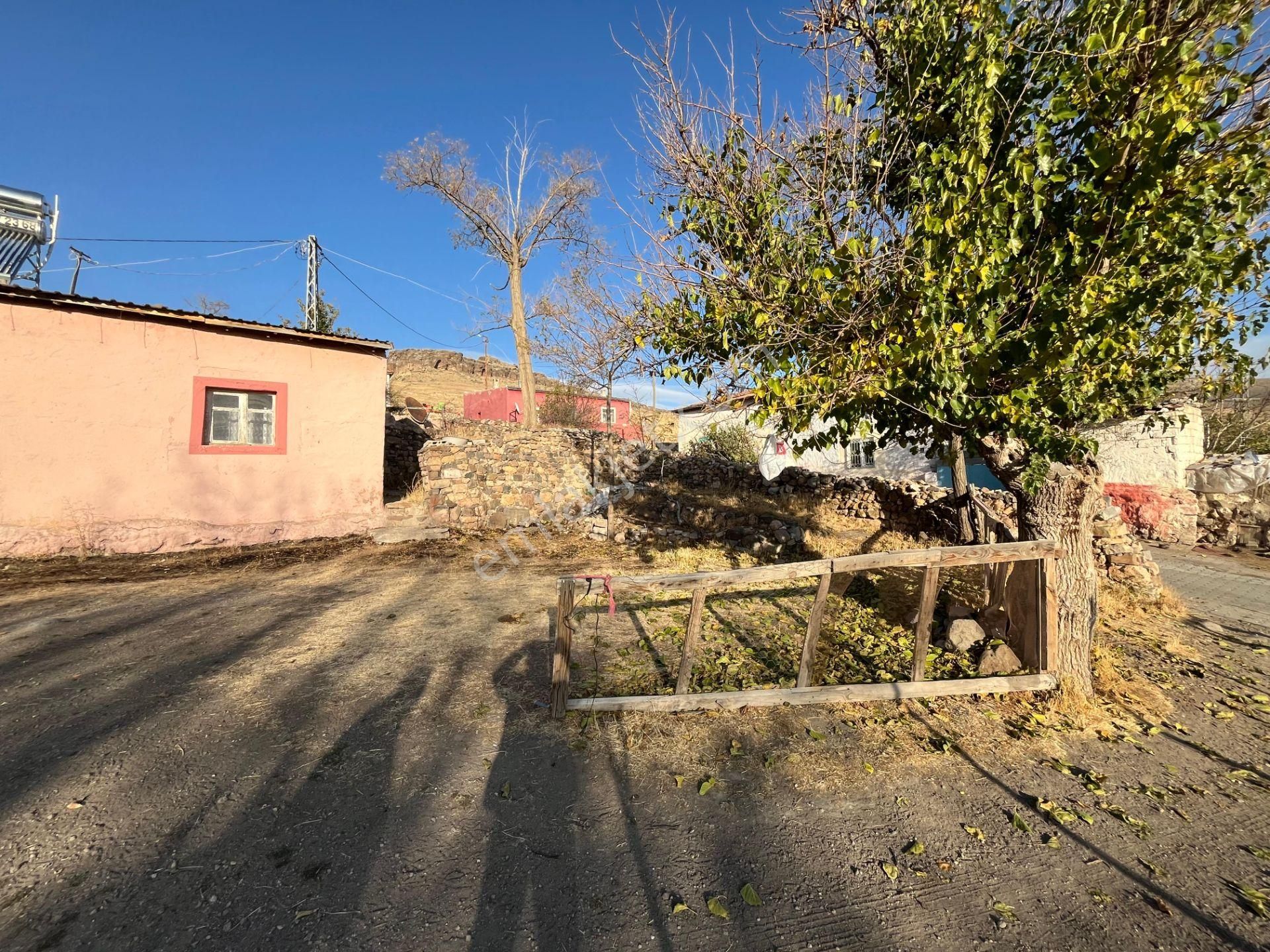 Öz Gaye Emlaktan Develi Kopçullu Mahallesinde Satılık Bahçeli Kargir Ev - Görsel 2