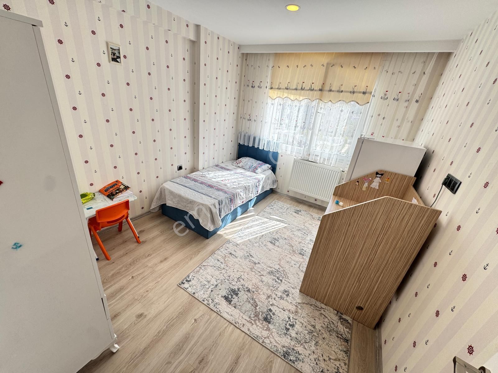 Kuşadası'nda 160m2 Çok Geniş Kapalı Mutfaklı Özel Satılık Daire - Görsel 26