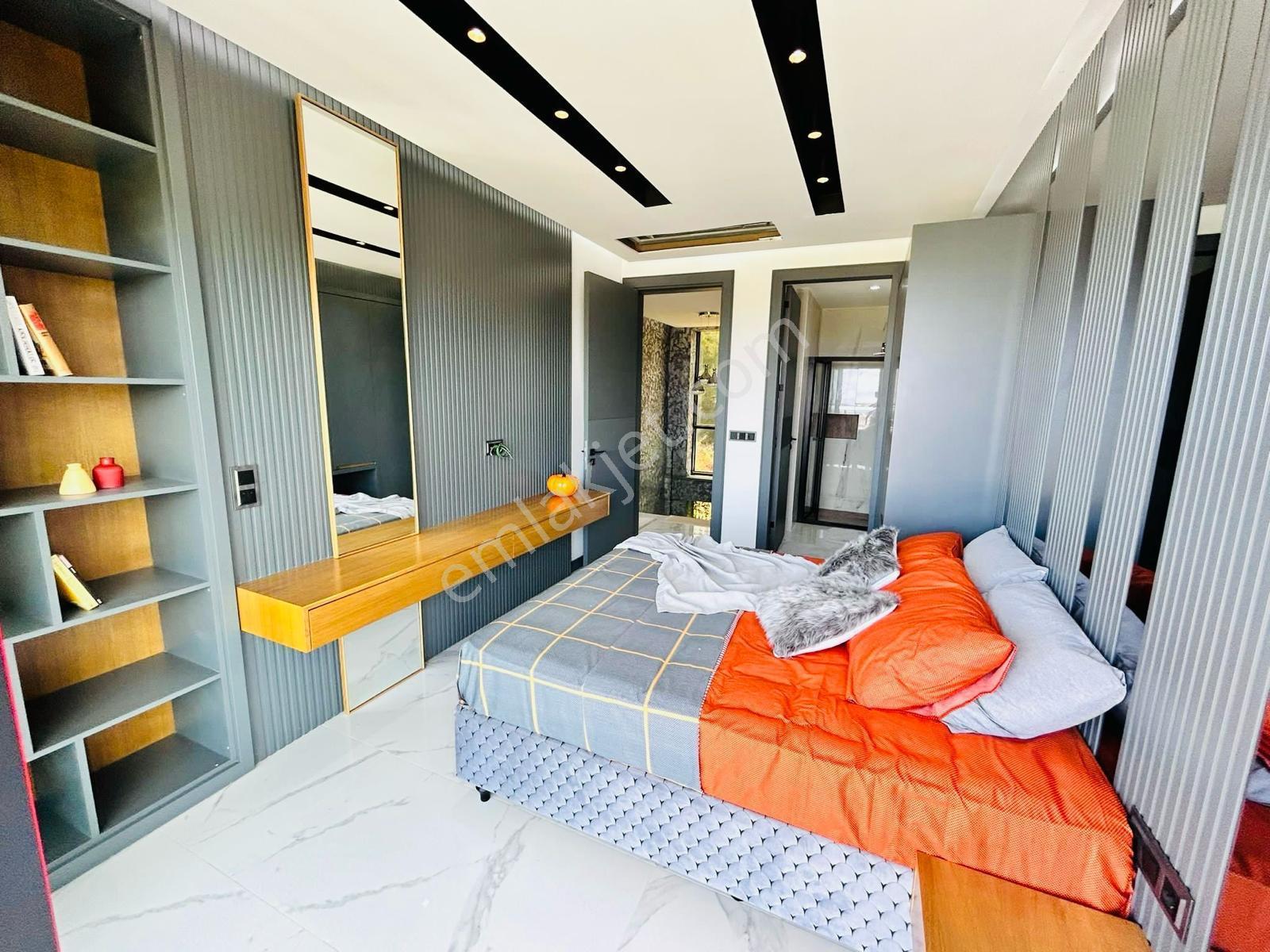 Kuşadası Soğucakta Tam Müstakil 4+2 Lüks Villa - Görsel 23