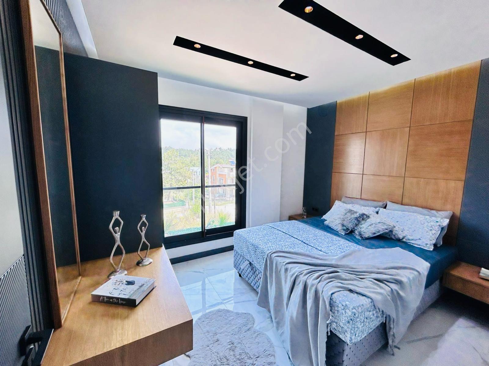 Kuşadası Soğucakta Tam Müstakil 4+2 Lüks Villa - Görsel 20