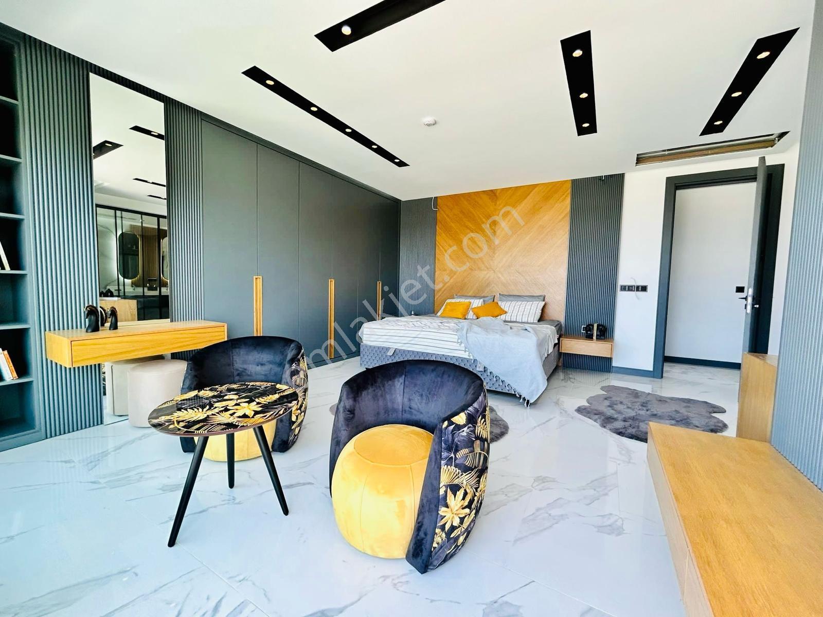 Kuşadası Soğucakta Tam Müstakil 4+2 Lüks Villa - Görsel 14