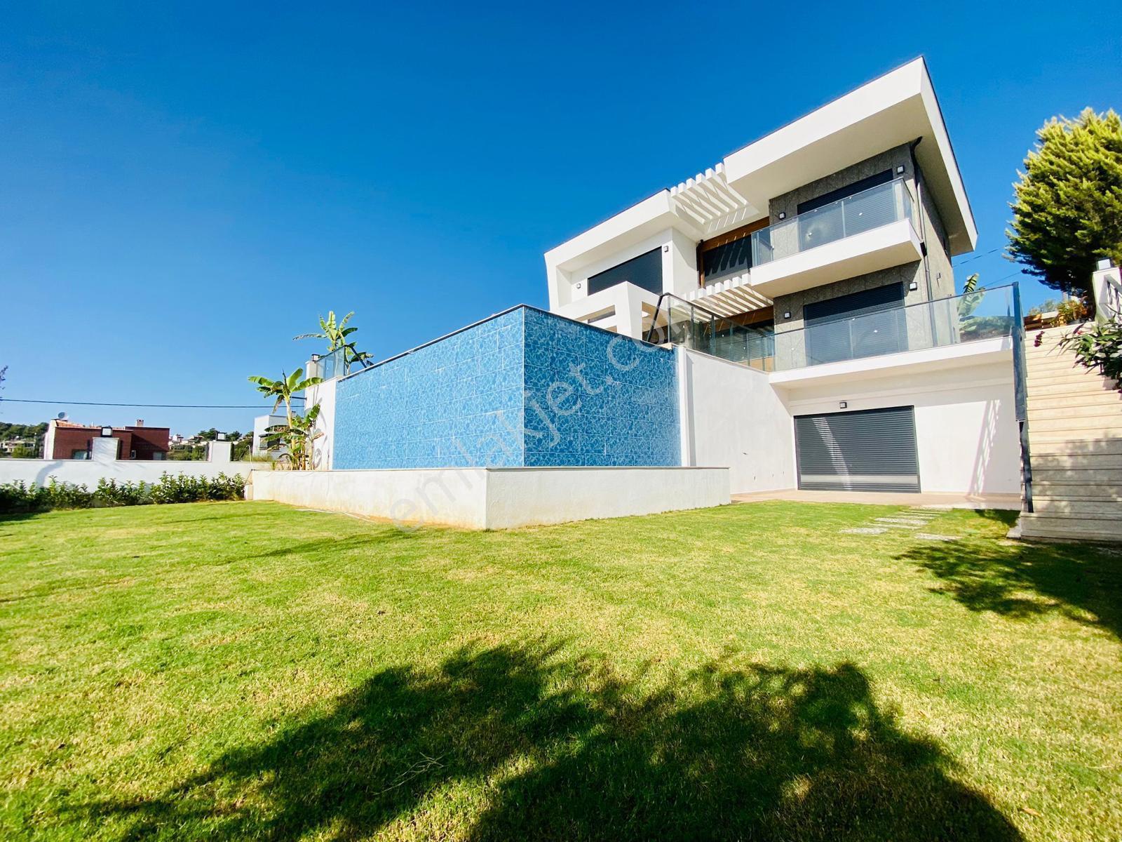 Kuşadası Soğucakta Tam Müstakil 4+2 Lüks Villa - Görsel 2