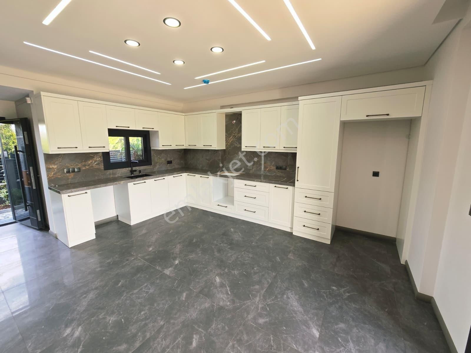 Aclass'dan Guzelcamlıda Sahıle 700 M Mesafede Ultra Lüx-modern Mımarısı Ile Tamamı Mustakıl Vılla - Görsel 10