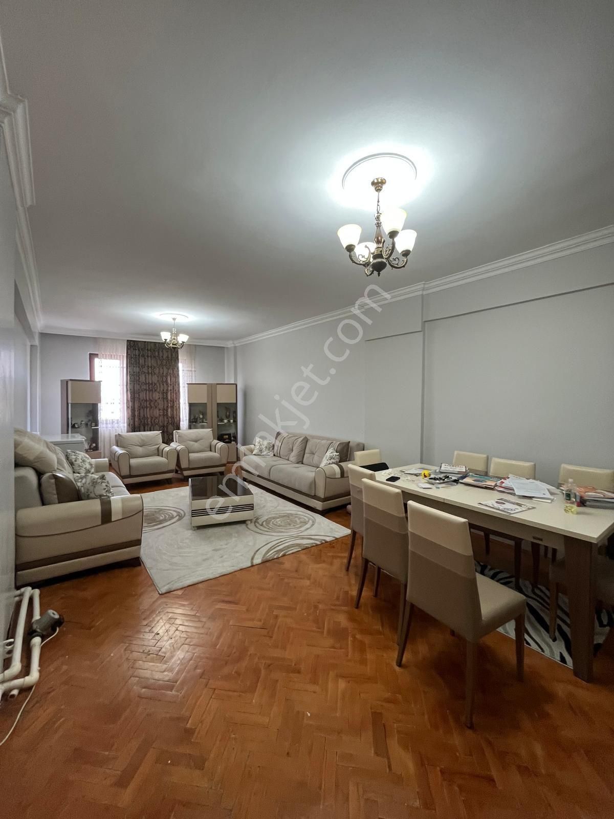 Uca'dan Şehir Merkezin De Satılık Daire! - Görsel 3