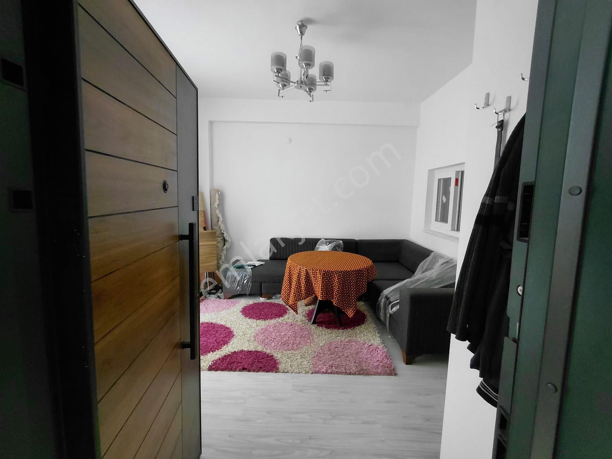 Bornova Atatürk Mahallesinde 1+1 İkiadet Full Eşyalı Klimalı Kiralık Daire Yeni Bina - Görsel 4