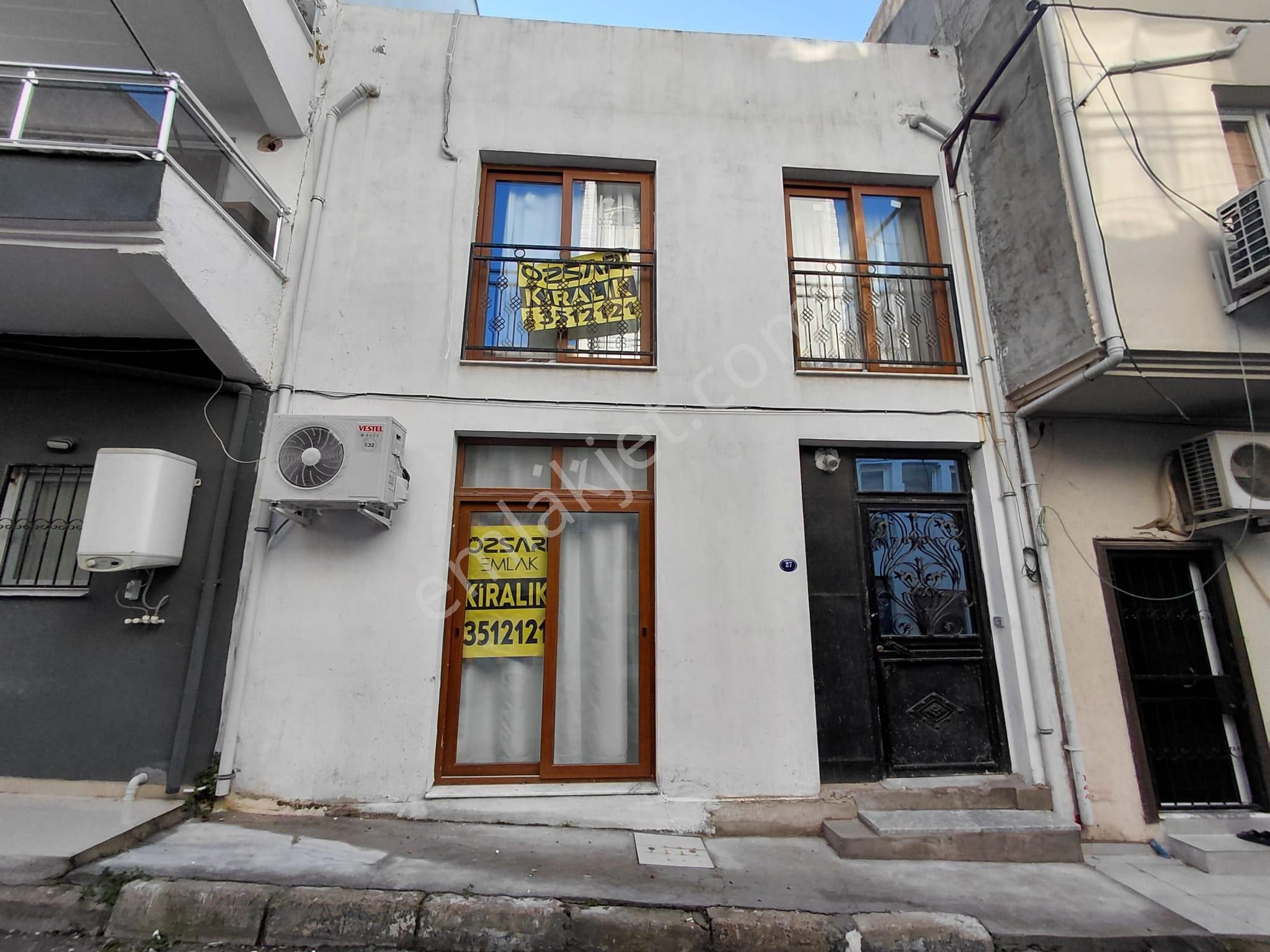 Bornova Atatürk Mahallesinde 1+1 İkiadet Full Eşyalı Klimalı Kiralık Daire Yeni Bina