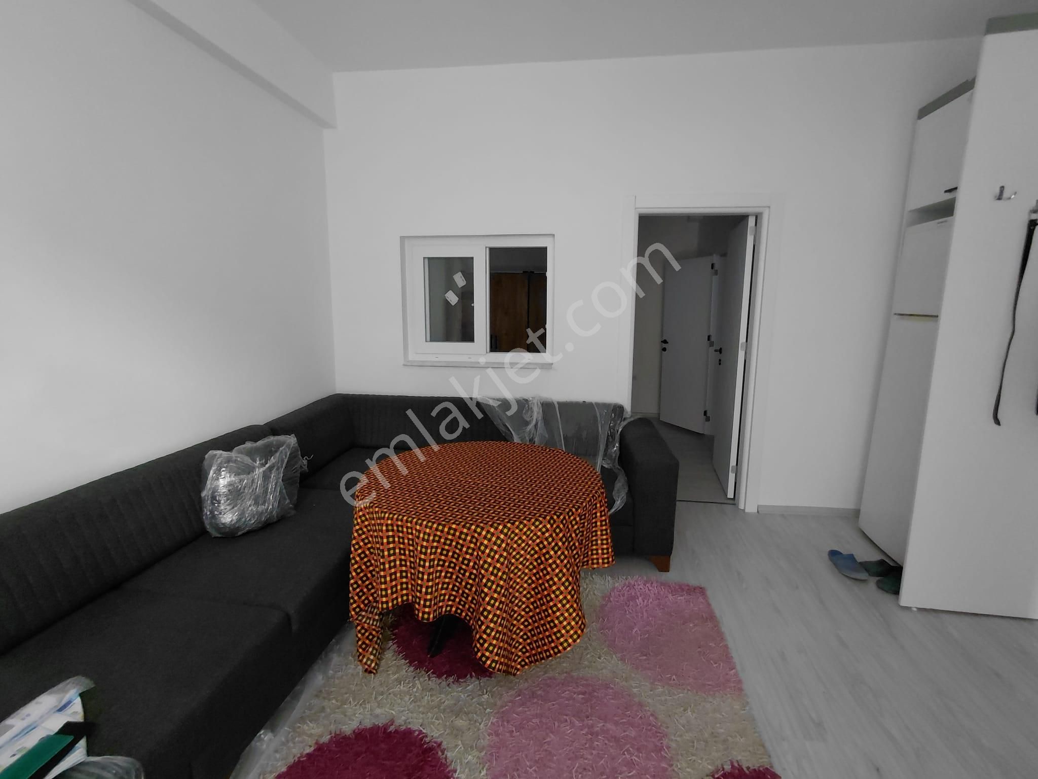 Bornova Atatürk Mahallesinde 1+1 İkiadet Full Eşyalı Klimalı Kiralık Daire Yeni Bina - Görsel 6