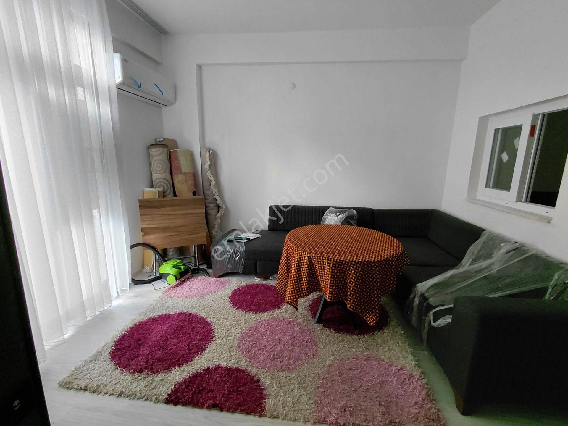 Bornova Atatürk Mahallesinde 1+1 İkiadet Full Eşyalı Klimalı Kiralık Daire Yeni Bina - Görsel 5