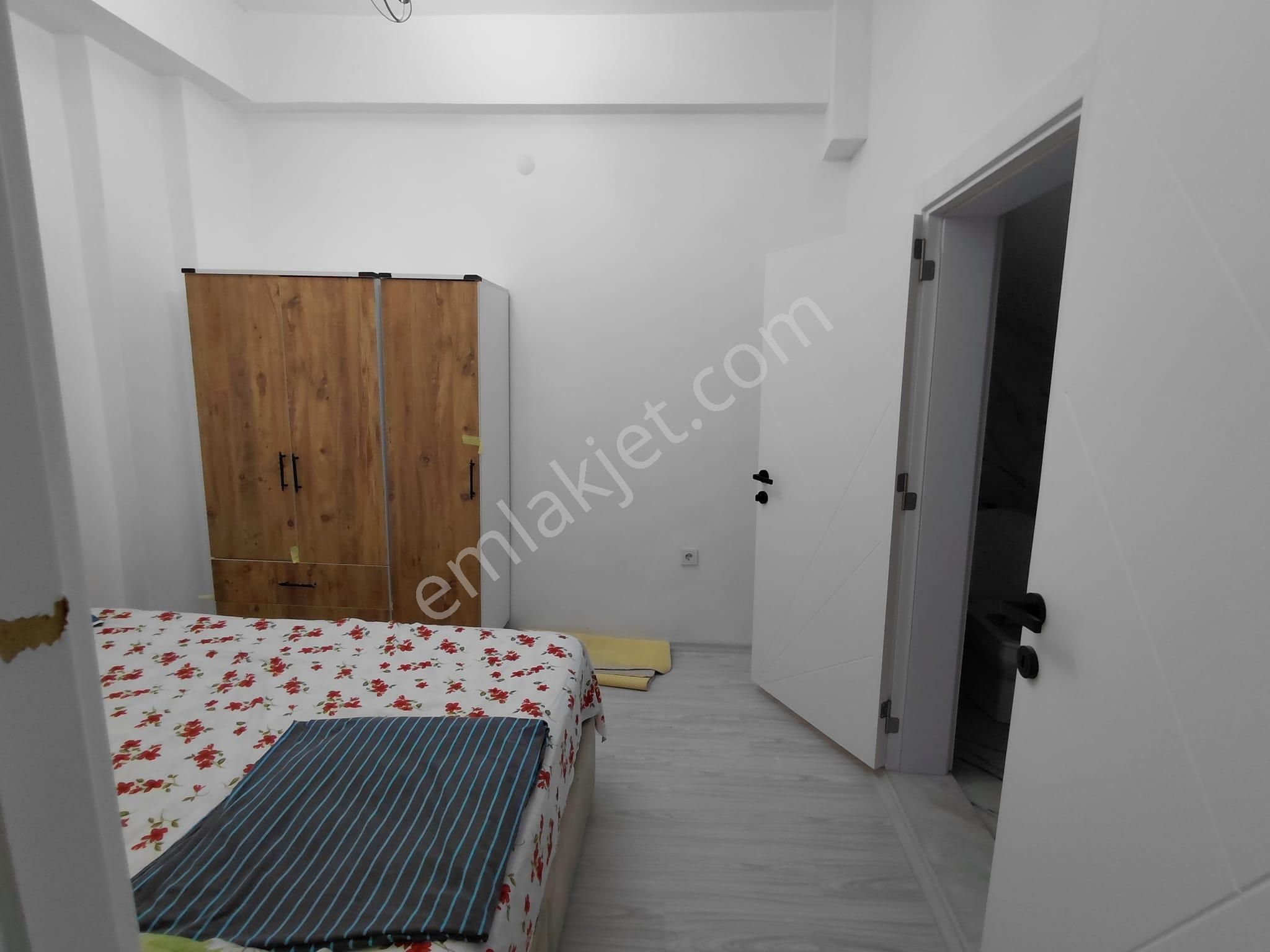 Bornova Atatürk Mahallesinde 1+1 İkiadet Full Eşyalı Klimalı Kiralık Daire Yeni Bina - Görsel 9