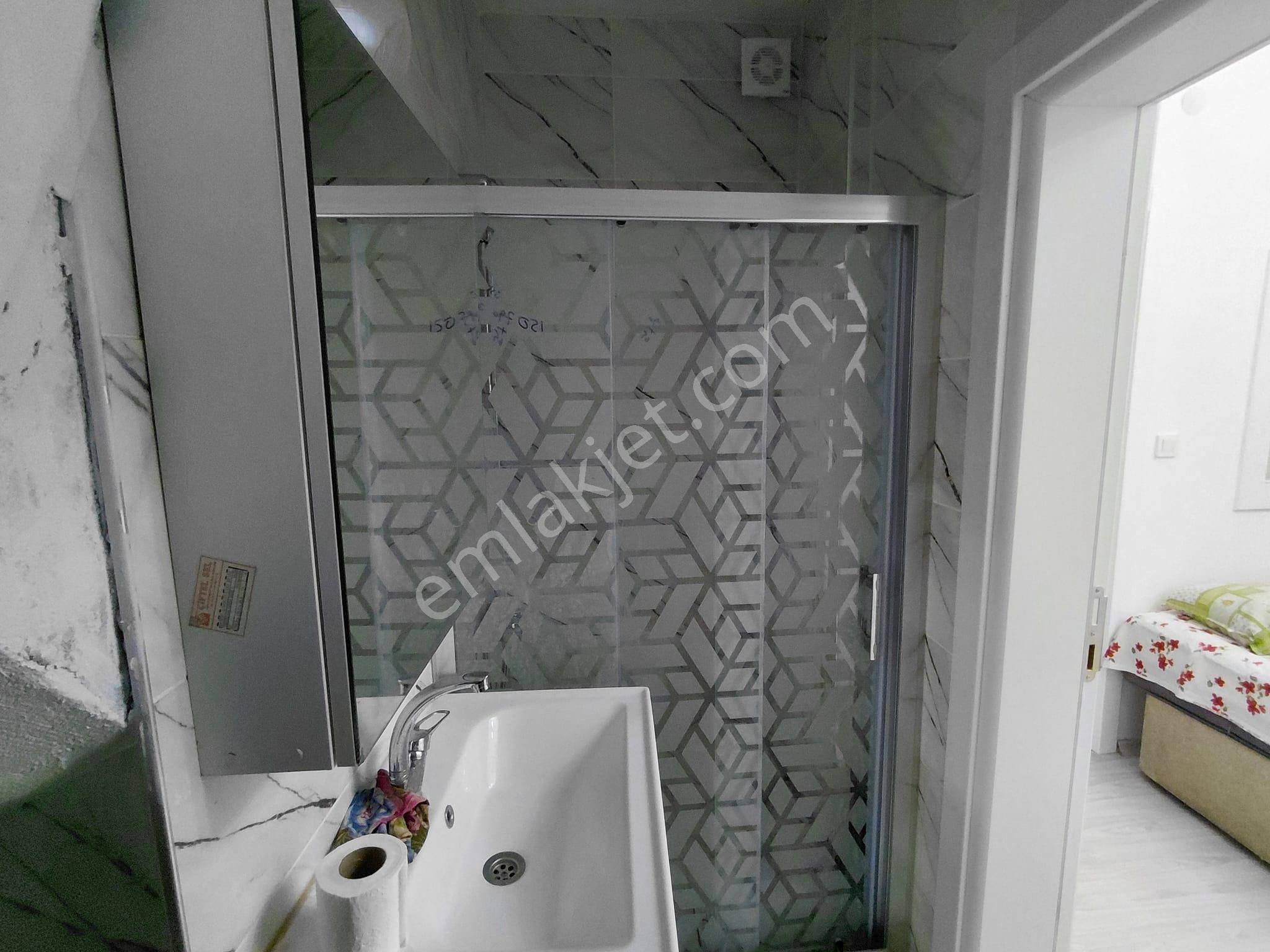 Bornova Atatürk Mahallesinde 1+1 İkiadet Full Eşyalı Klimalı Kiralık Daire Yeni Bina - Görsel 19