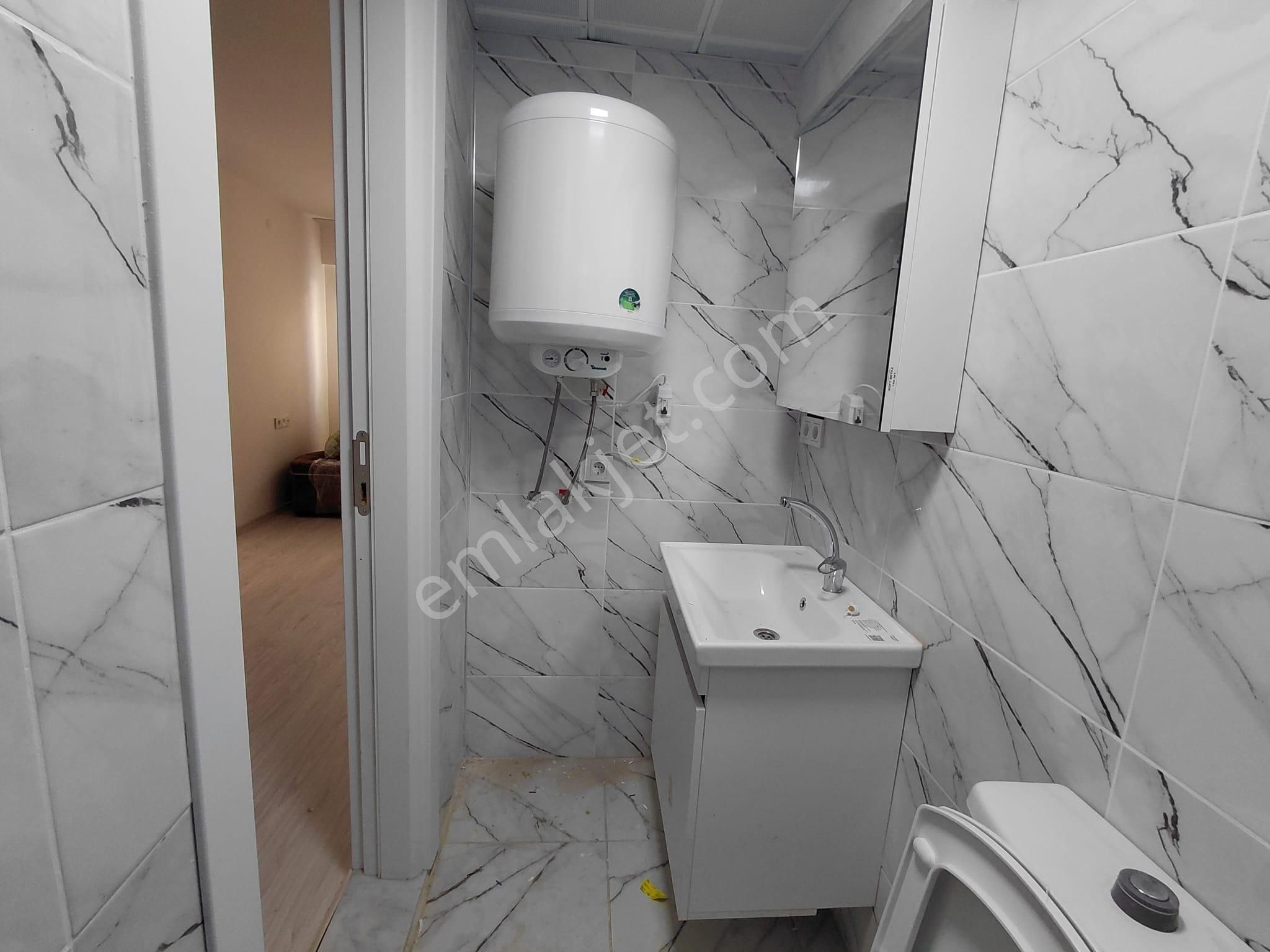 Bornova Atatürk Mahallesinde 1+1 İkiadet Full Eşyalı Klimalı Kiralık Daire Yeni Bina - Görsel 27
