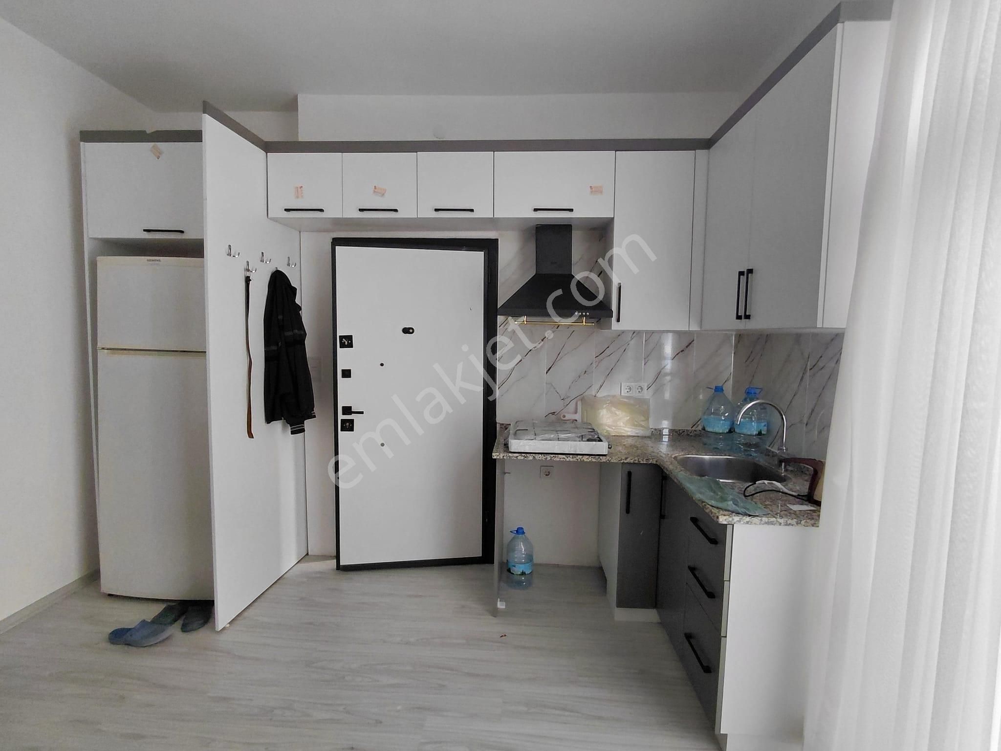 Bornova Atatürk Mahallesinde 1+1 İkiadet Full Eşyalı Klimalı Kiralık Daire Yeni Bina - Görsel 7