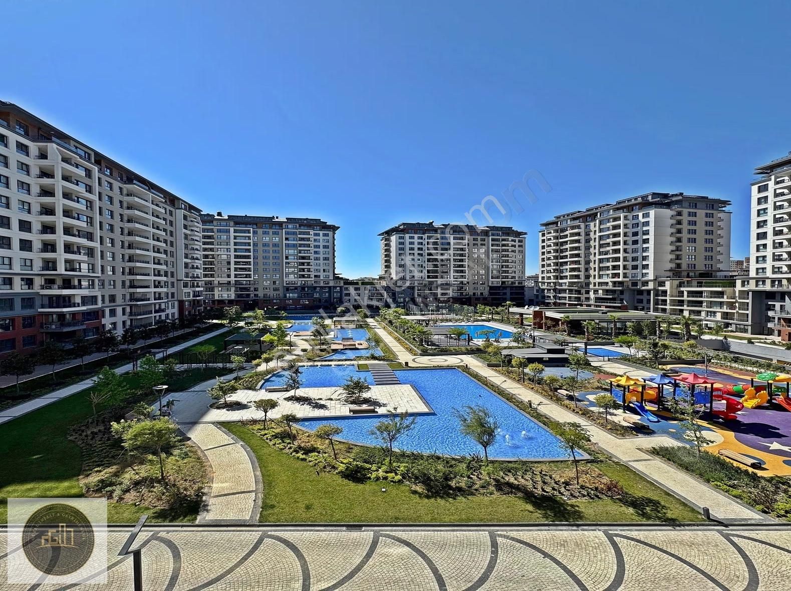 Referans Beylikdüzü 4.5+1 Geniş Teraslı Peyzaj Cephe Satılık !! - Görsel 7