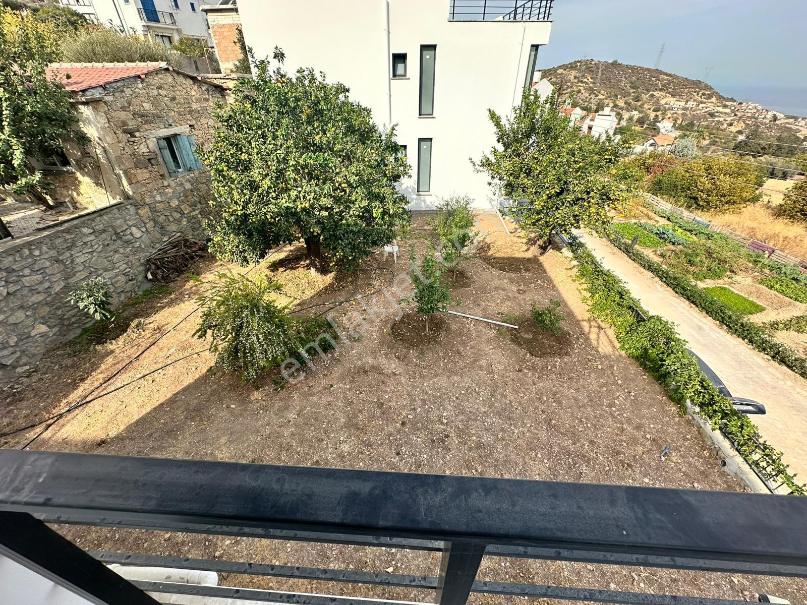 Kibris Girnede Satilik Tam Mustakil Villa Deniz Ve Dag Manzarali Onu Kapanmaz - Görsel 14