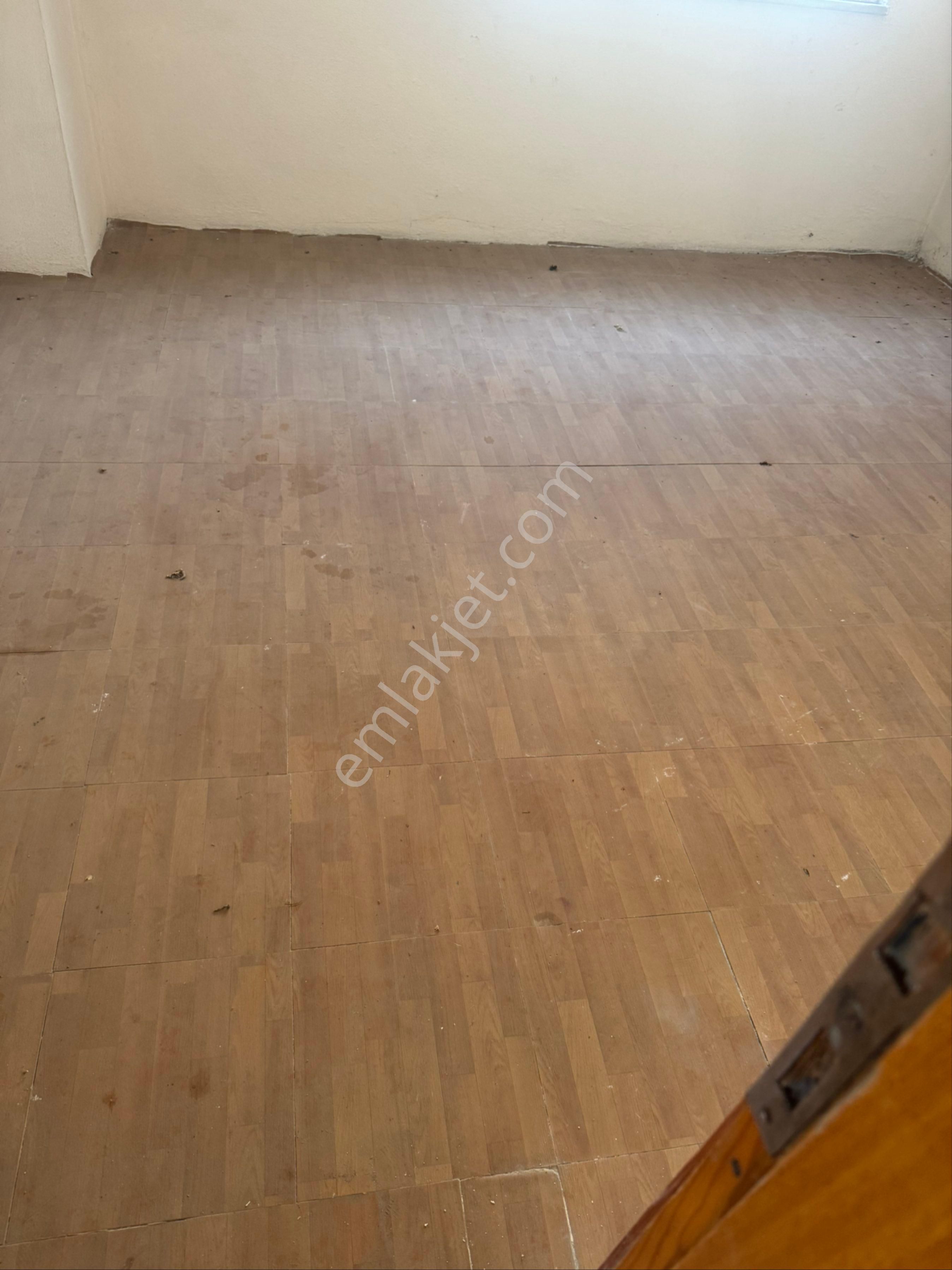 Komple Satılık 3 Katlı 235m2 Arsa İçinde Bina Bursa Nın Mustafakemalpaşa İlçesinde - Görsel 8