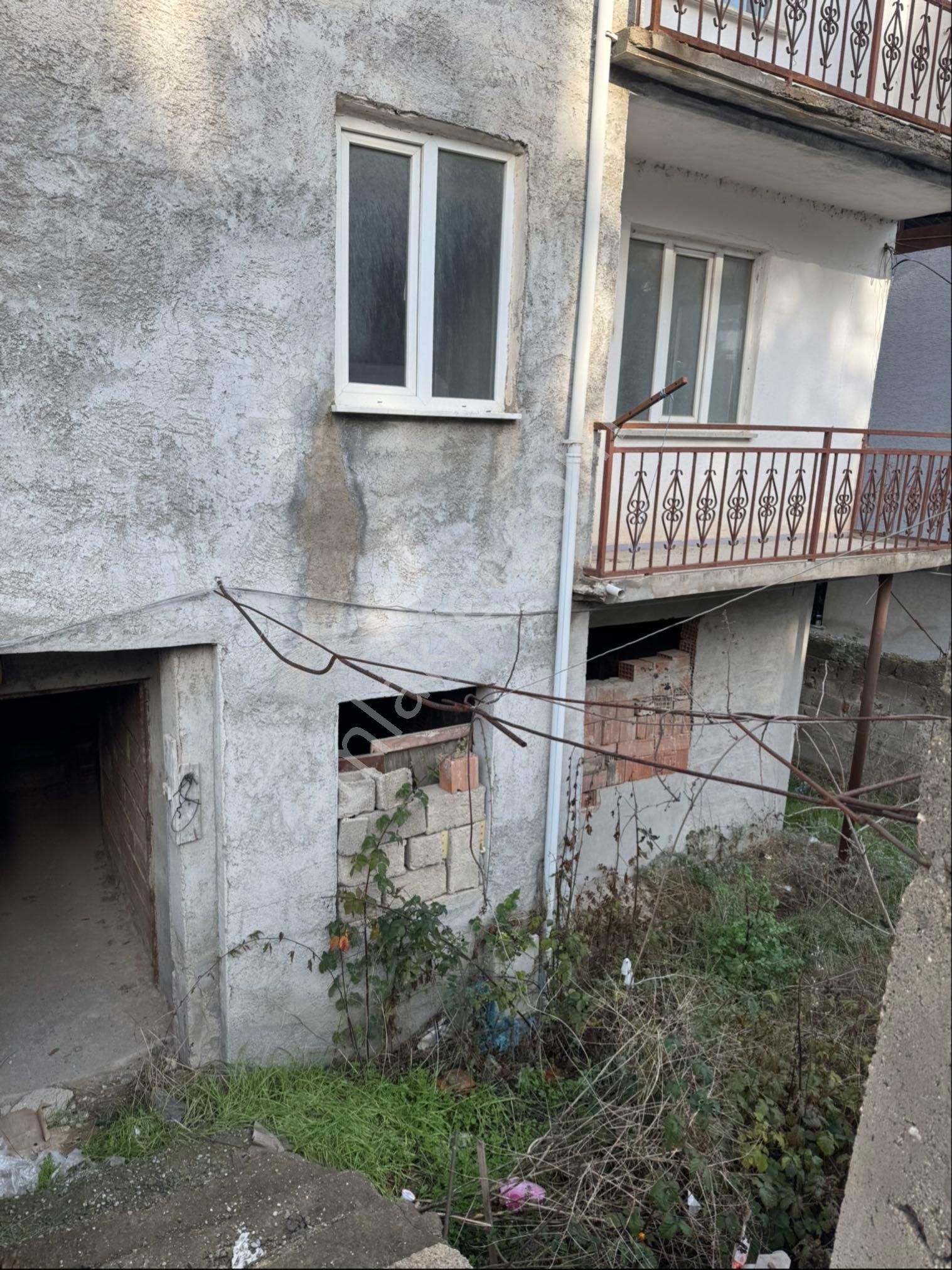 Komple Satılık 3 Katlı 235m2 Arsa İçinde Bina Bursa Nın Mustafakemalpaşa İlçesinde - Görsel 19