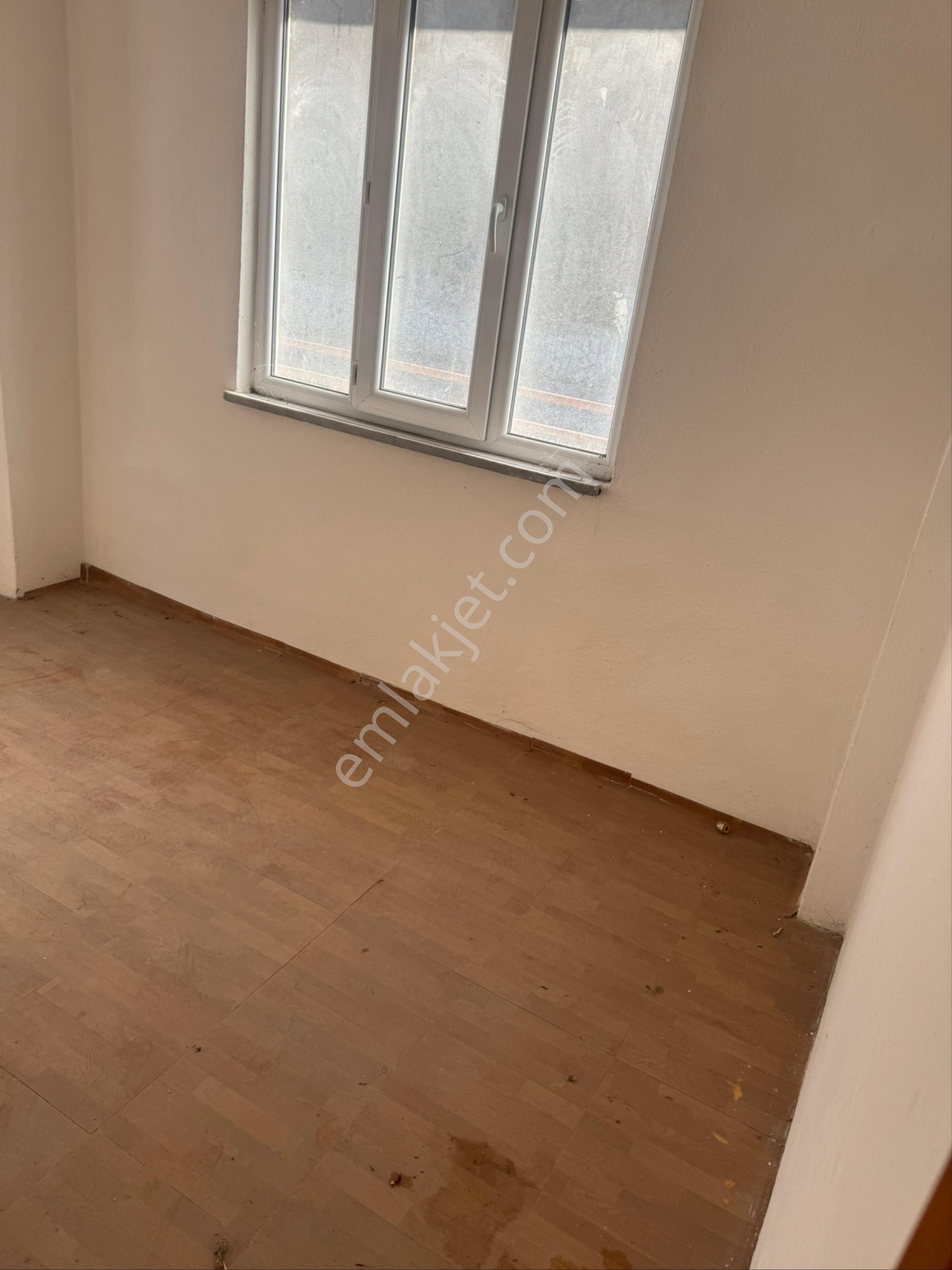 Komple Satılık 3 Katlı 235m2 Arsa İçinde Bina Bursa Nın Mustafakemalpaşa İlçesinde - Görsel 6