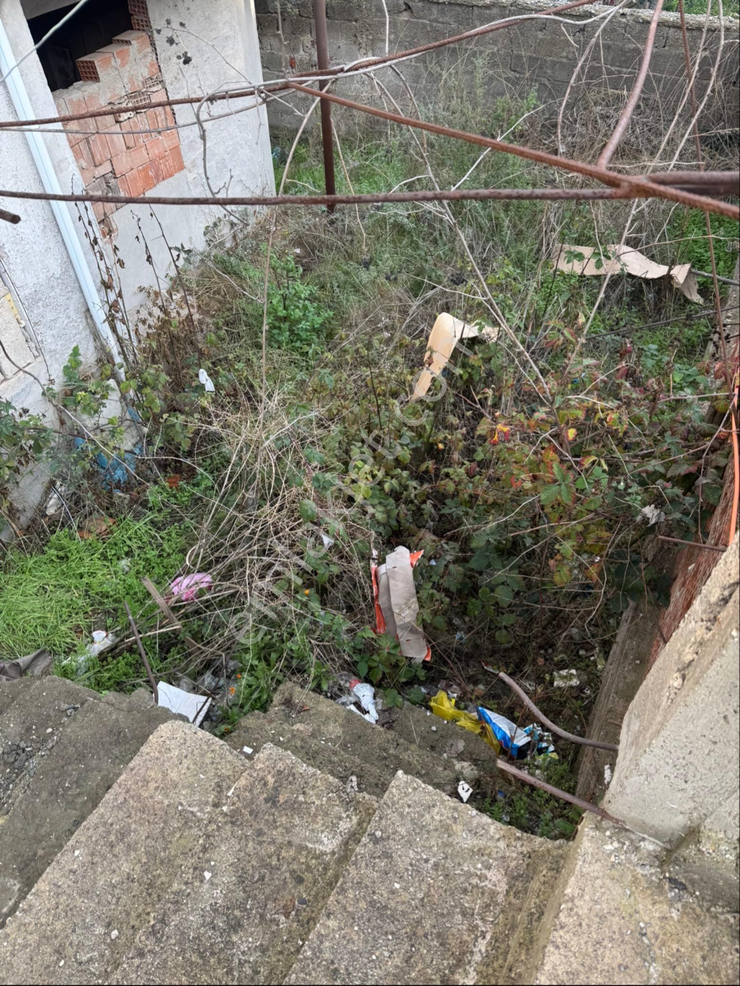 Komple Satılık 3 Katlı 235m2 Arsa İçinde Bina Bursa Nın Mustafakemalpaşa İlçesinde - Görsel 18