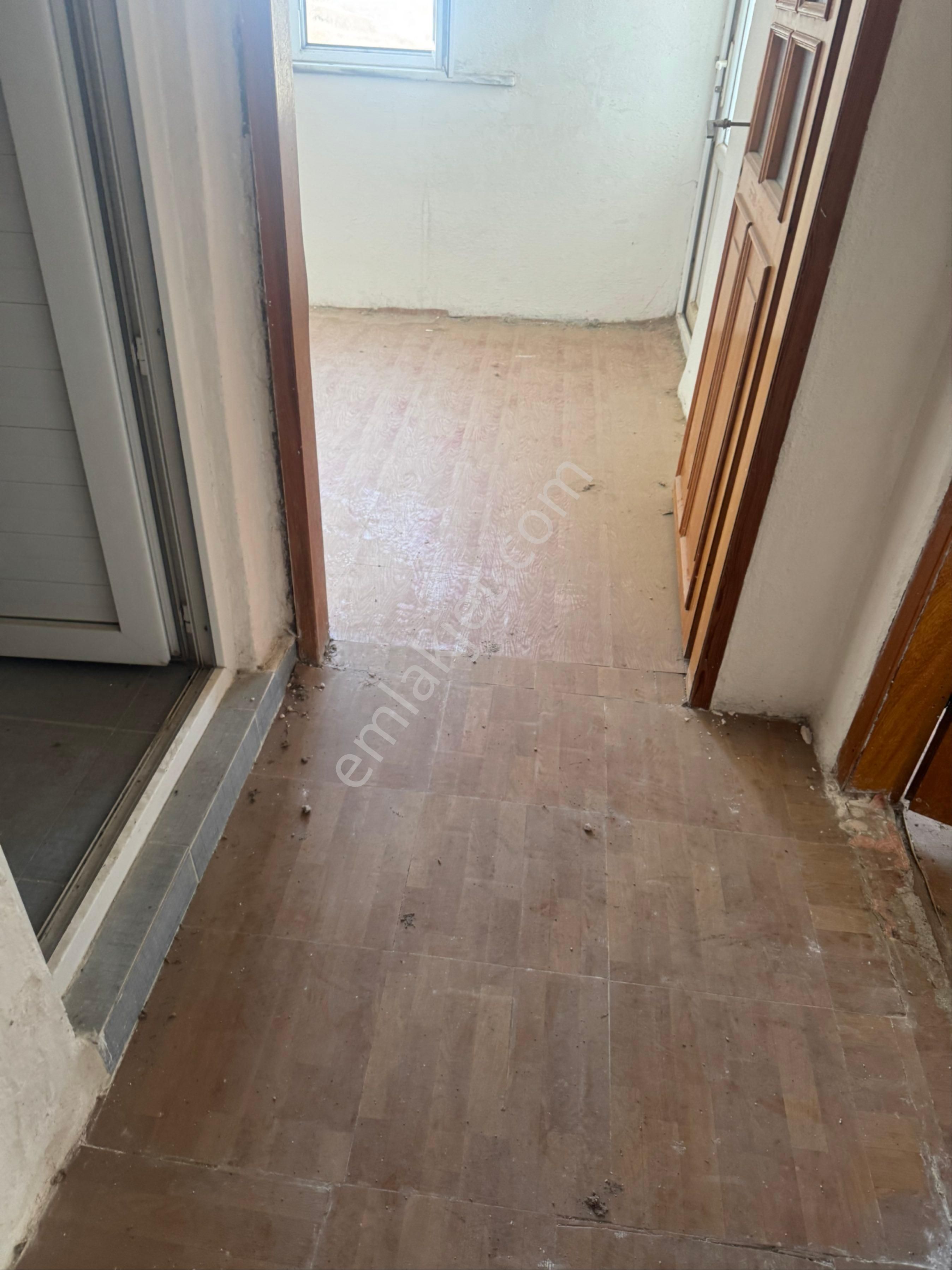 Komple Satılık 3 Katlı 235m2 Arsa İçinde Bina Bursa Nın Mustafakemalpaşa İlçesinde - Görsel 9