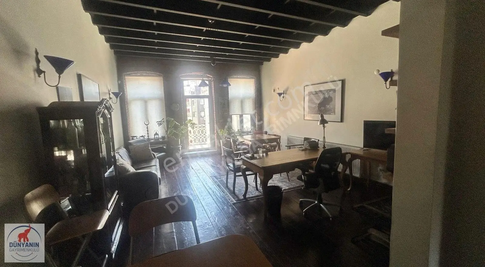 İstiklal Caddesine Komşu Balkonlu Satılık 1+1 Daire / Ofis - Görsel 2