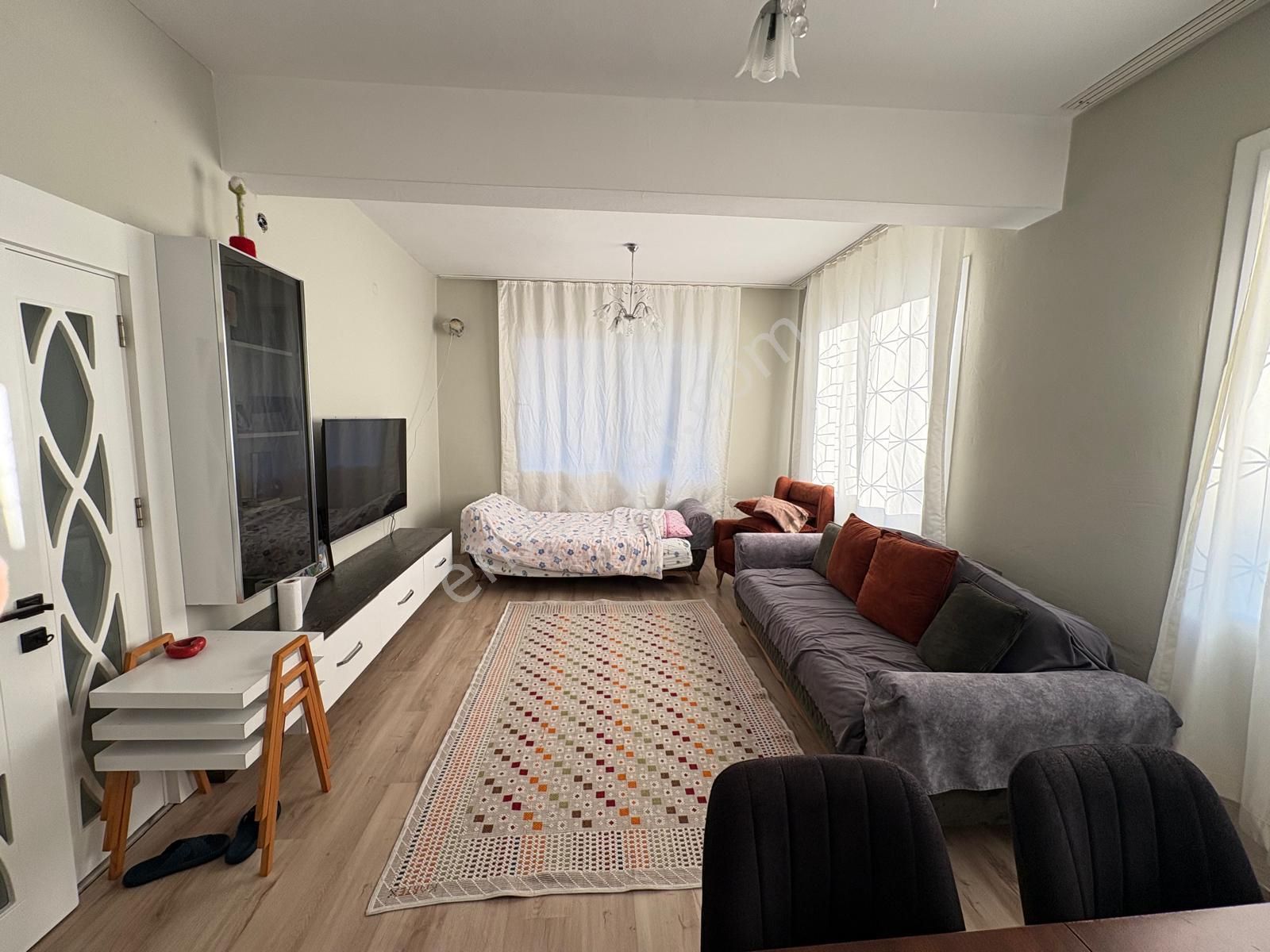 Prestij'den Cumhuriyet'te Sosyete Civarı İçi Yapılı 2+1 Daire - Görsel 18