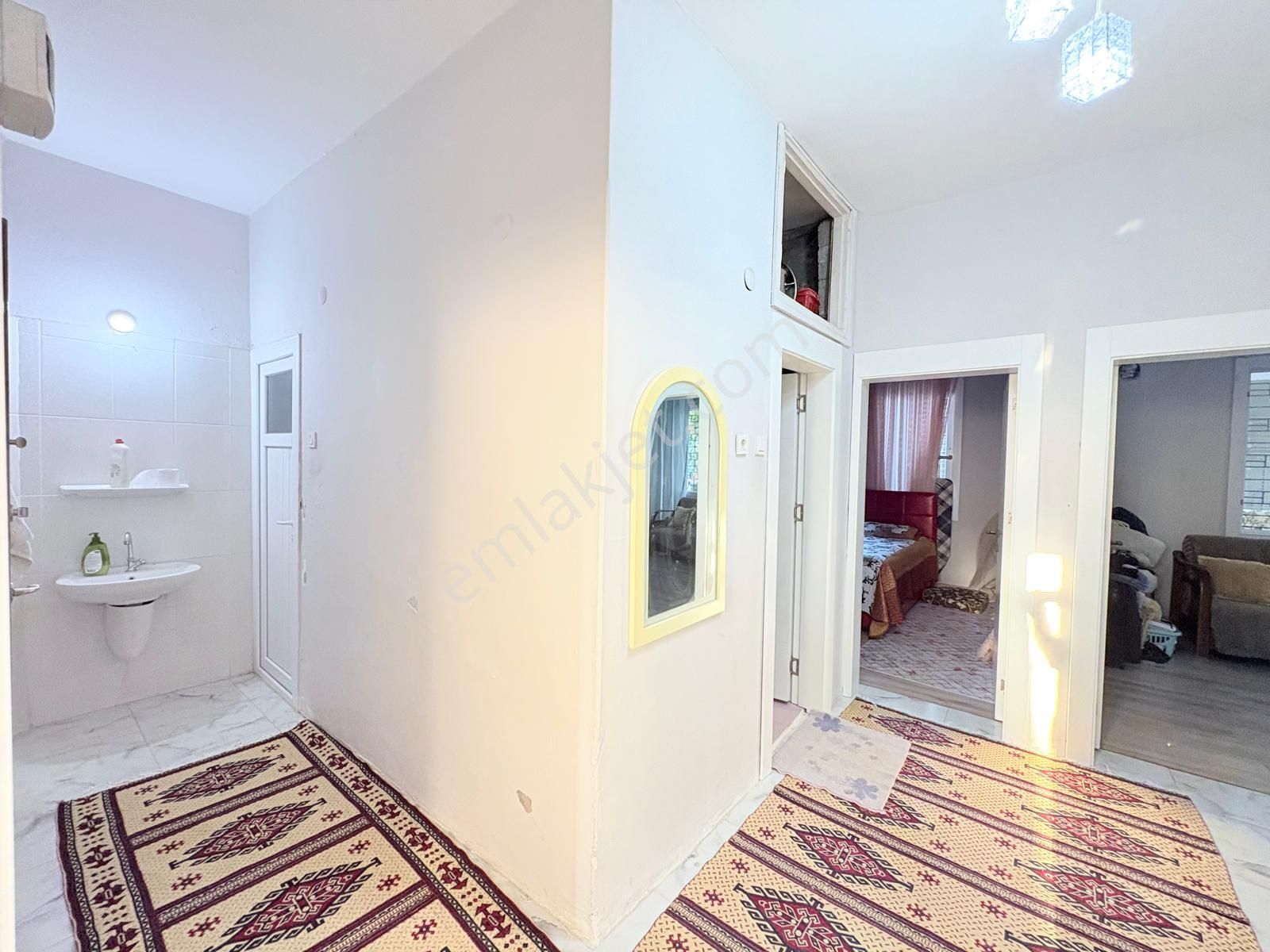 Prestij'den Cumhuriyet'te Sosyete Civarı İçi Yapılı 2+1 Daire - Görsel 4