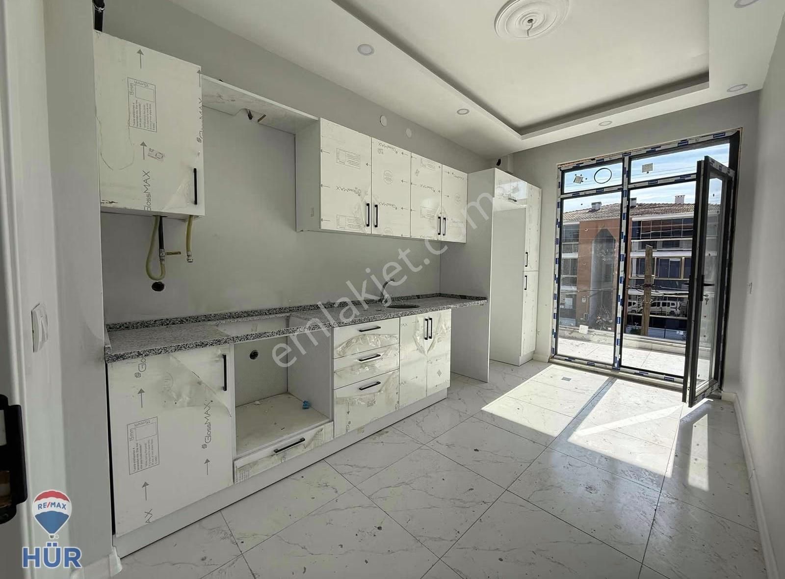 Ömer İnan Remax Hür 3+1 Satılık Sıfır Daire - Görsel 9