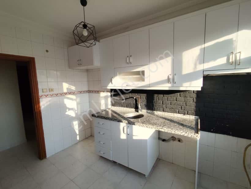 Menderes Metroya 10 Dk Yürüme Mesafesinde 3+1 Kiralık Daire - Görsel 4