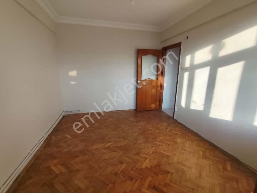Menderes Metroya 10 Dk Yürüme Mesafesinde 3+1 Kiralık Daire
