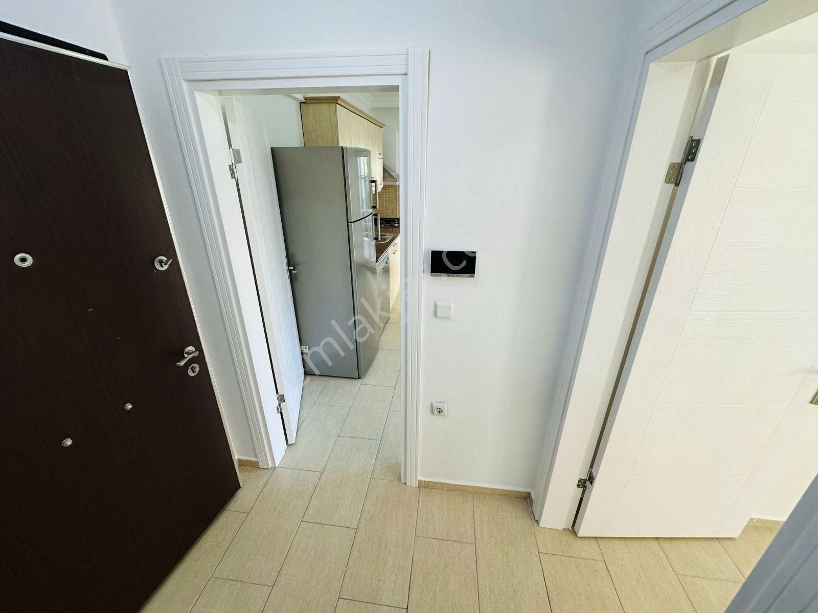 Didim Altınkum Yalı Caddesinde Denize Sıfır Deniz Manzaralı 1+1 - Görsel 8