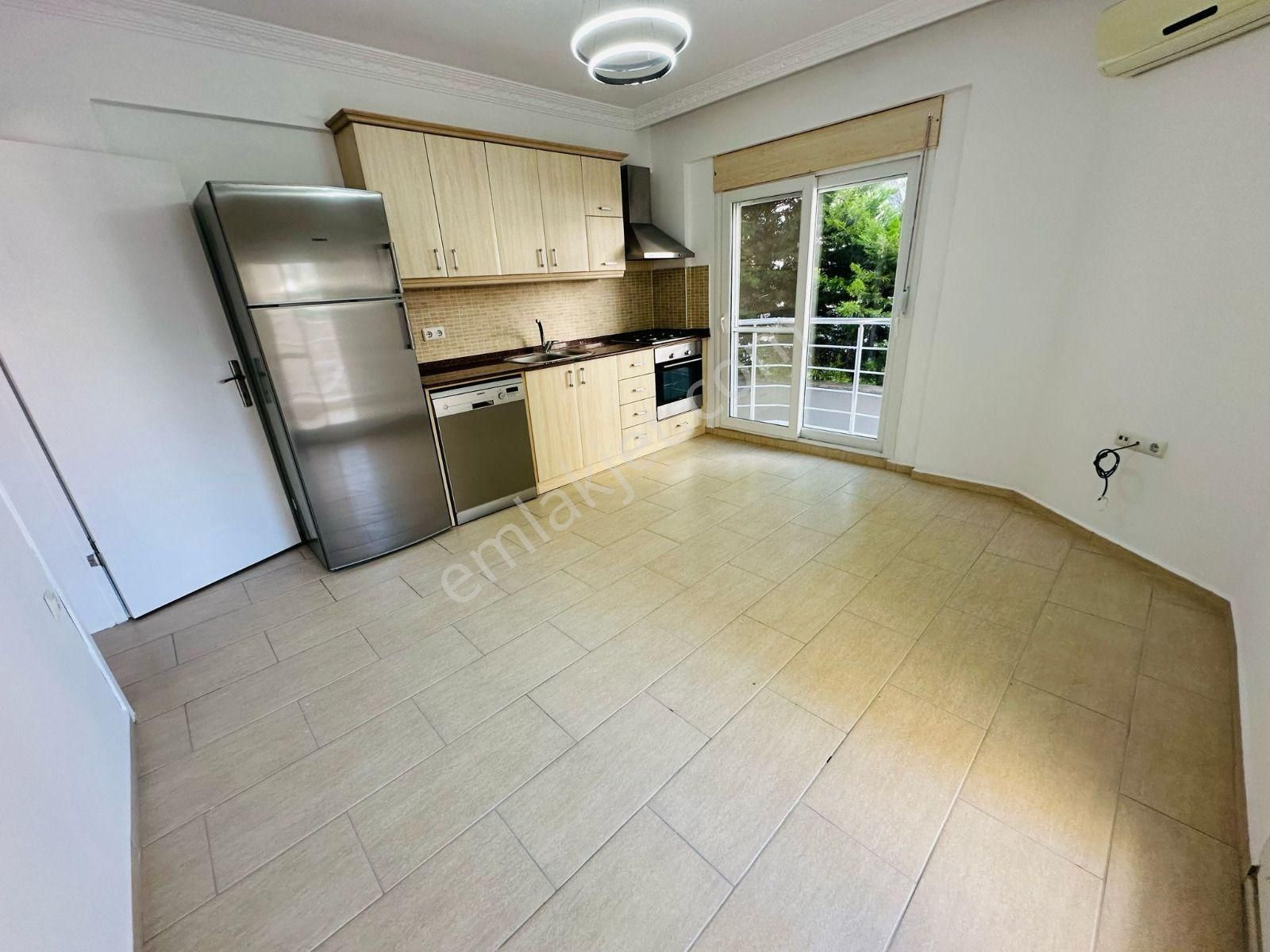 Didim Altınkum Yalı Caddesinde Denize Sıfır Deniz Manzaralı 1+1 - Görsel 2