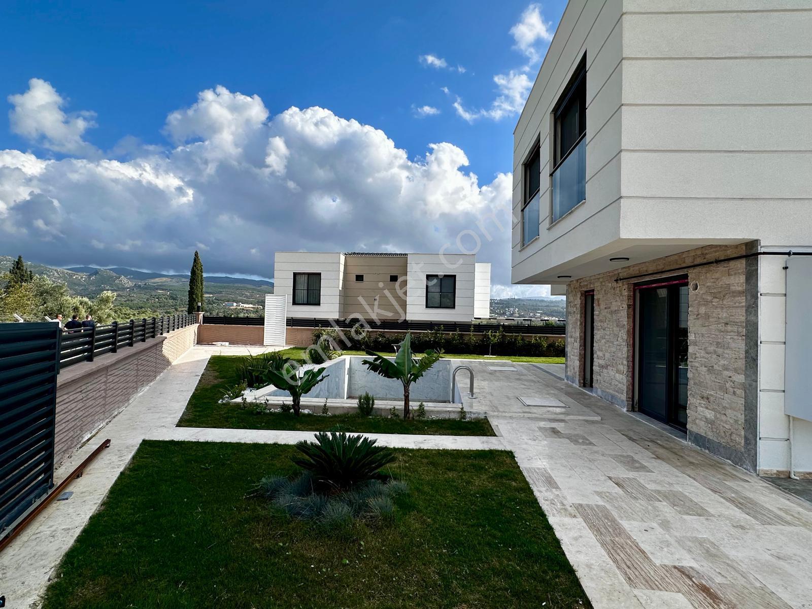 Kuşadası'nda Satılık Doğalgazlı Fırsat Villa - Görsel 6