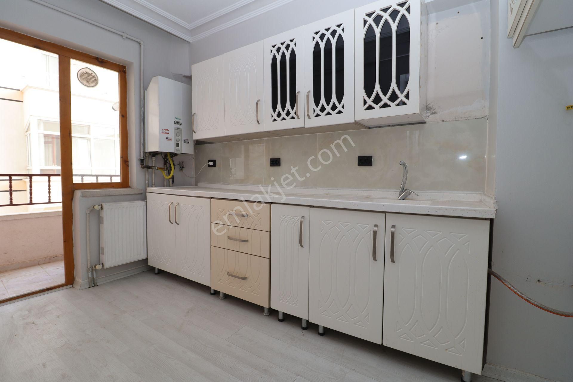 Elvankent Atakent'te 14.cadde Cepheli 3+1 Kiralık Büro&ofis - Görsel 2