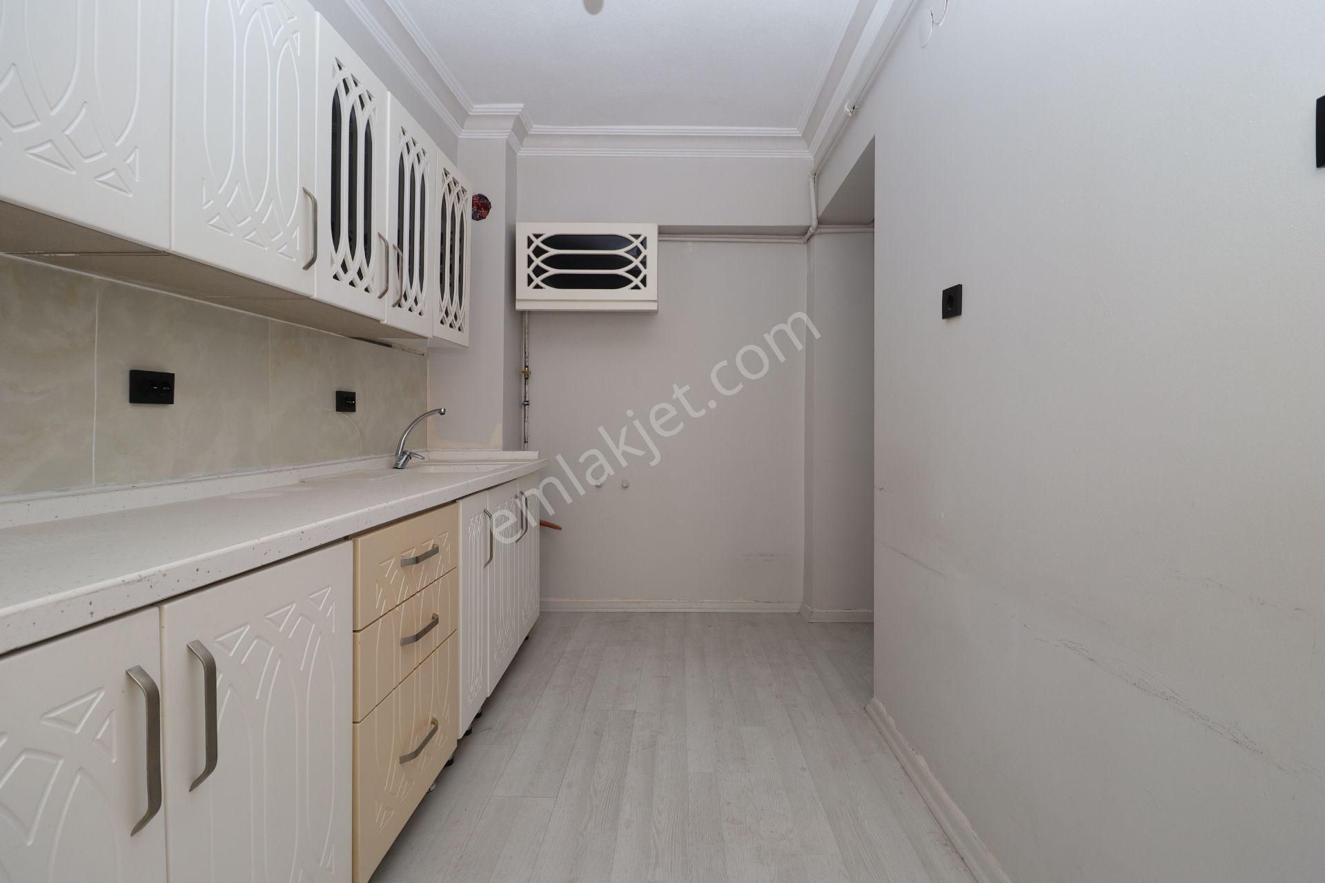 Elvankent Atakent'te 14.cadde Cepheli 3+1 Kiralık Büro&ofis - Görsel 6