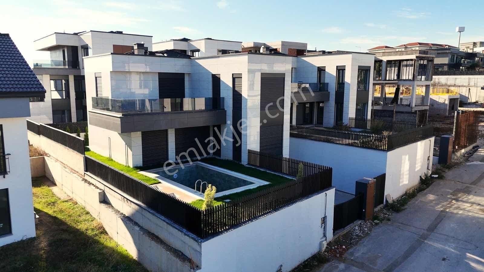 Gümüştepe'de Satılık 5+2 Villa - Görsel 32