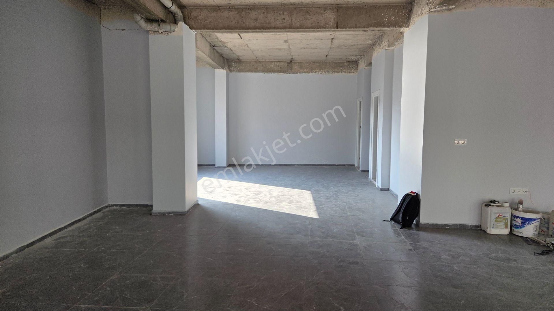 İstiklal Cad. Kiralık Dükkan - Geniş Cepheli - Görsel 9