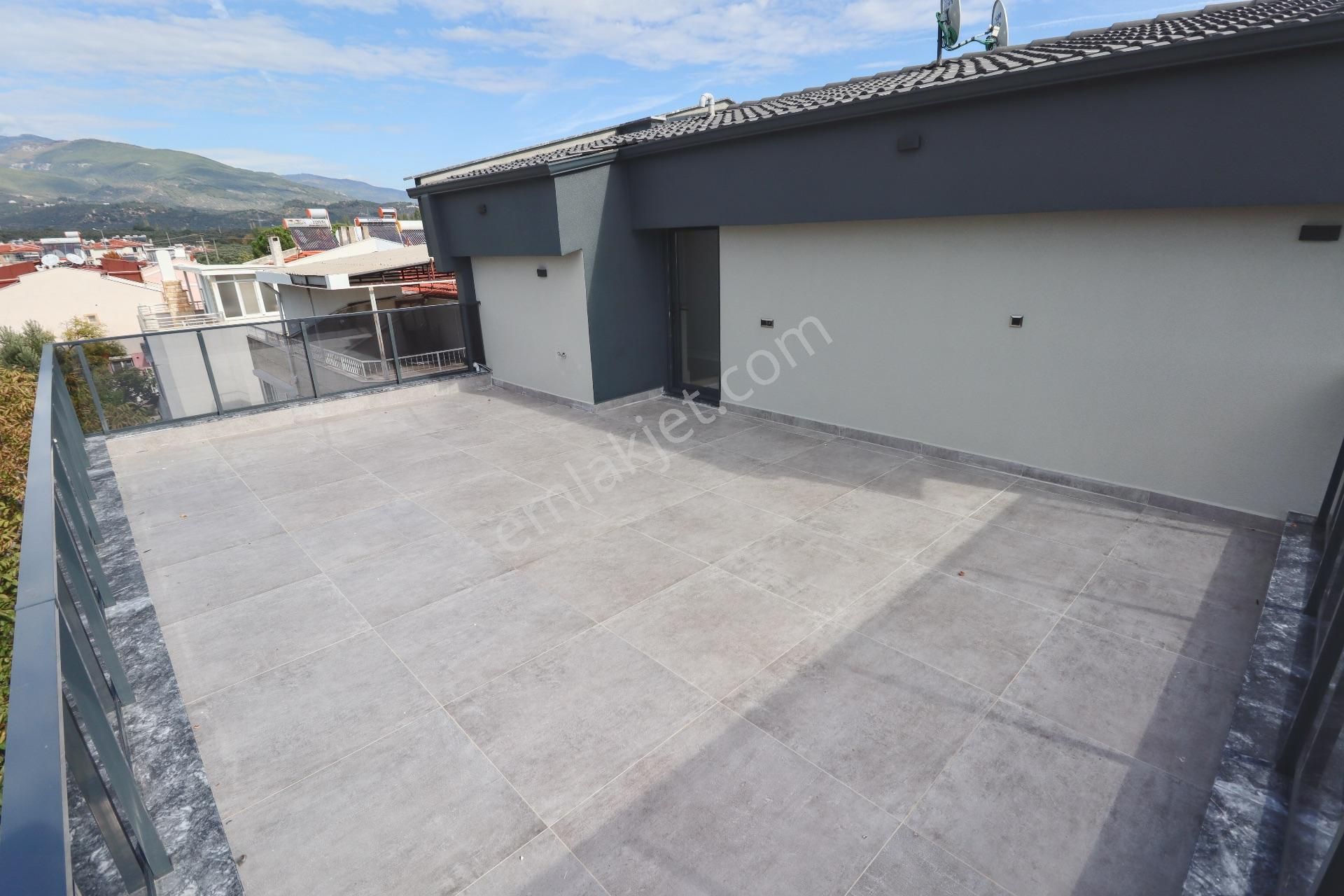Mahmut İşler'den Altınolukta Denize 100 Metre 4+1 Lüks Villa - Görsel 31