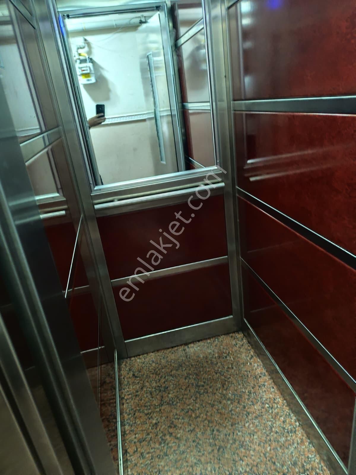 Merkezi Konumda Asansörlü Haliç Deniz Manzaralı 4+2dubleks Daire - Görsel 33