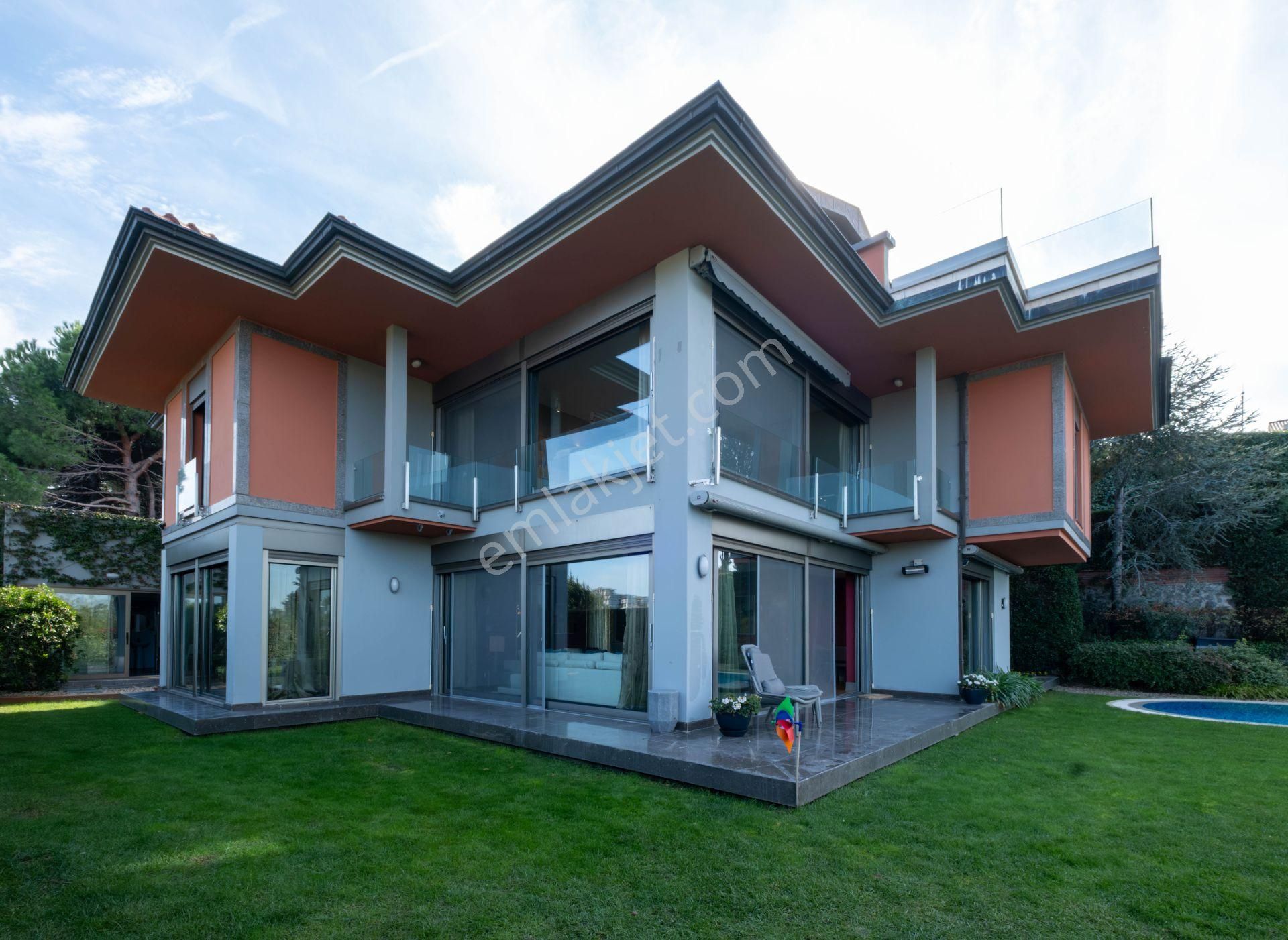 Çengelköy Evleri Sitesinde Boğaz Manzaralı Bakımlı Villa - Görsel 2