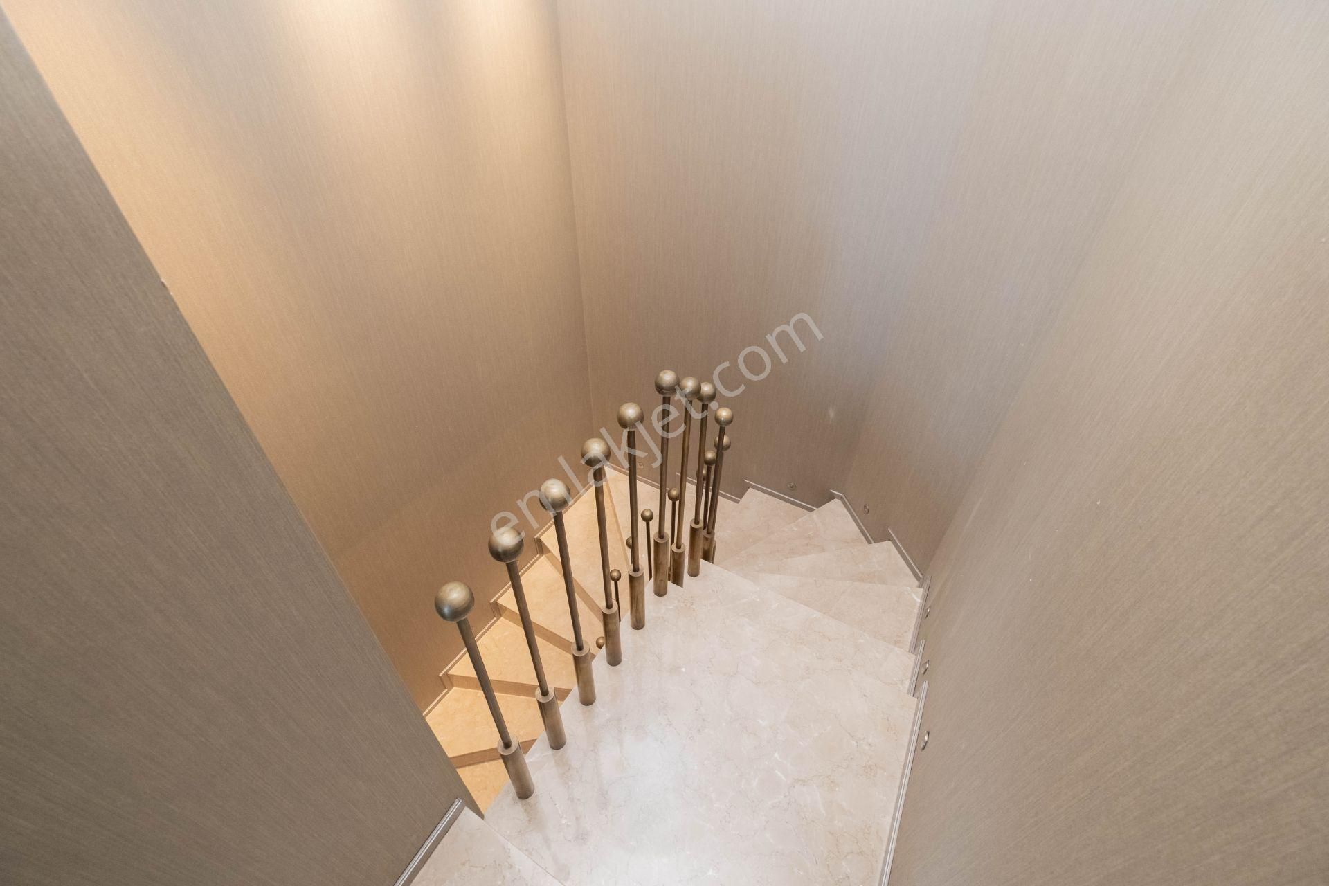 Çengelköy Evleri Sitesinde Boğaz Manzaralı Bakımlı Villa - Görsel 21