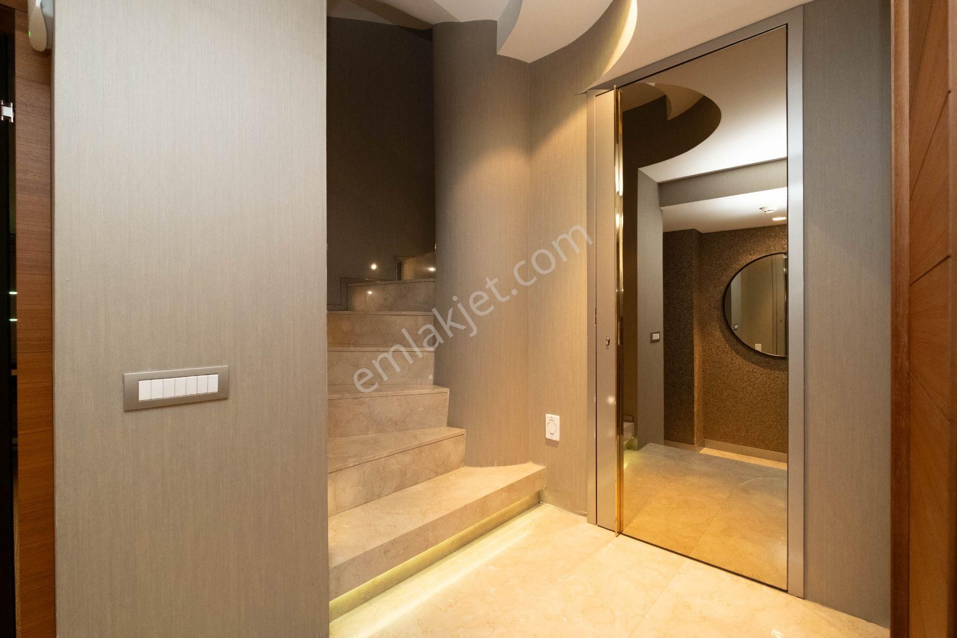 Çengelköy Evleri Sitesinde Boğaz Manzaralı Bakımlı Villa - Görsel 34