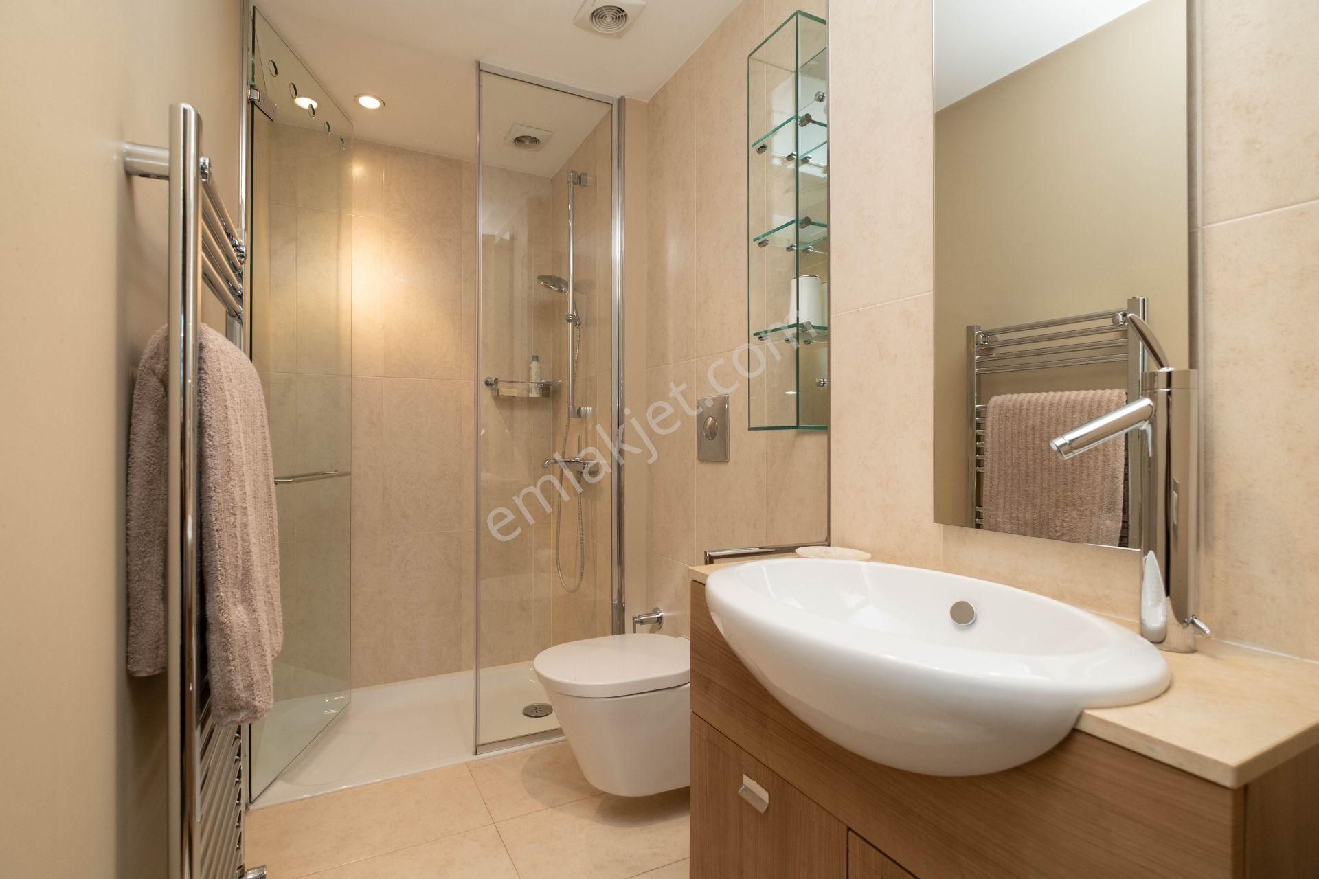 Çengelköy Evleri Sitesinde Boğaz Manzaralı Bakımlı Villa - Görsel 18